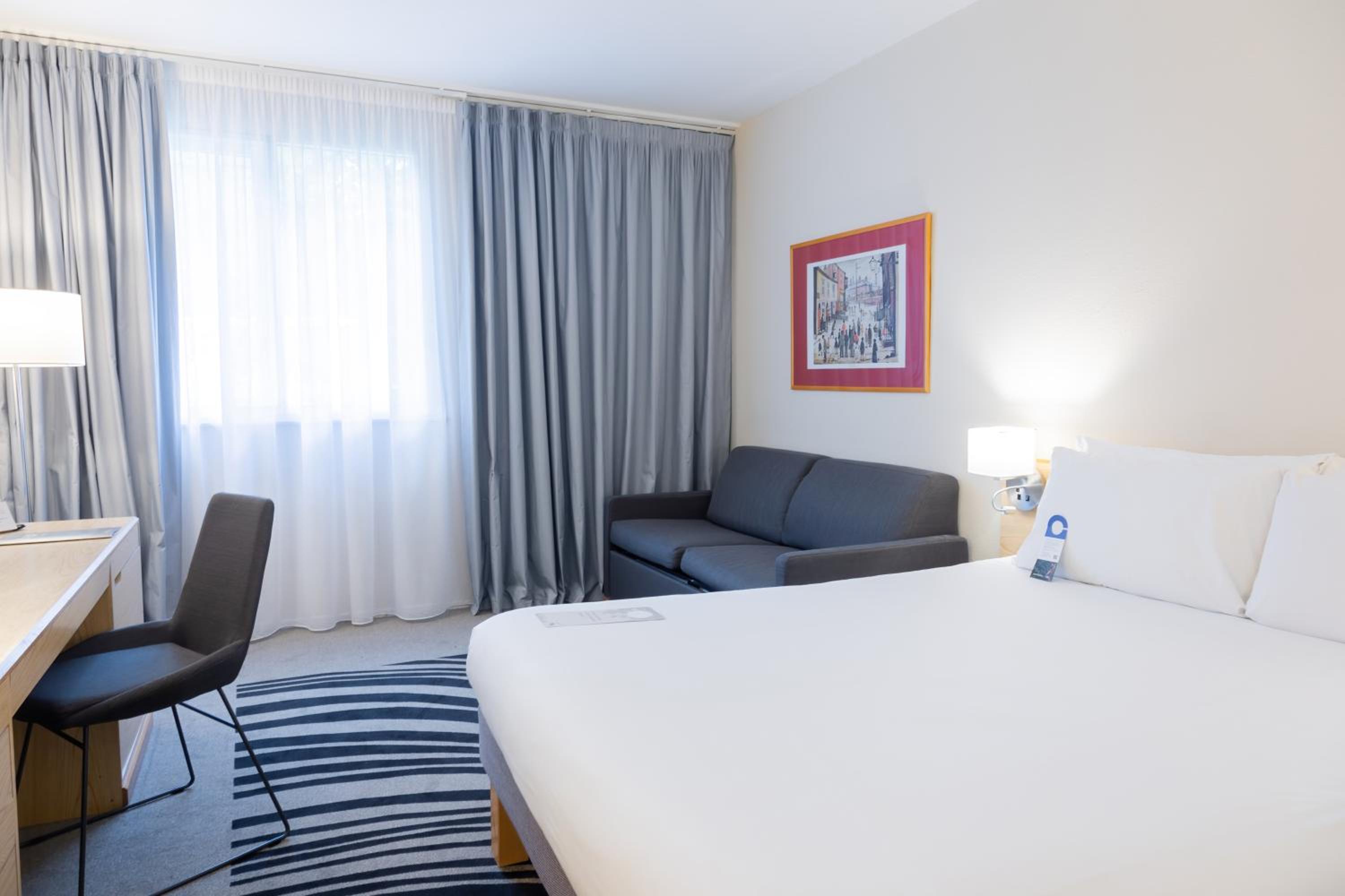 Superior Queen Room with Sofa - Photo 3
