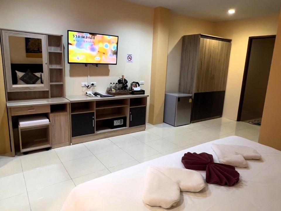 Big Family Room - Photo 2