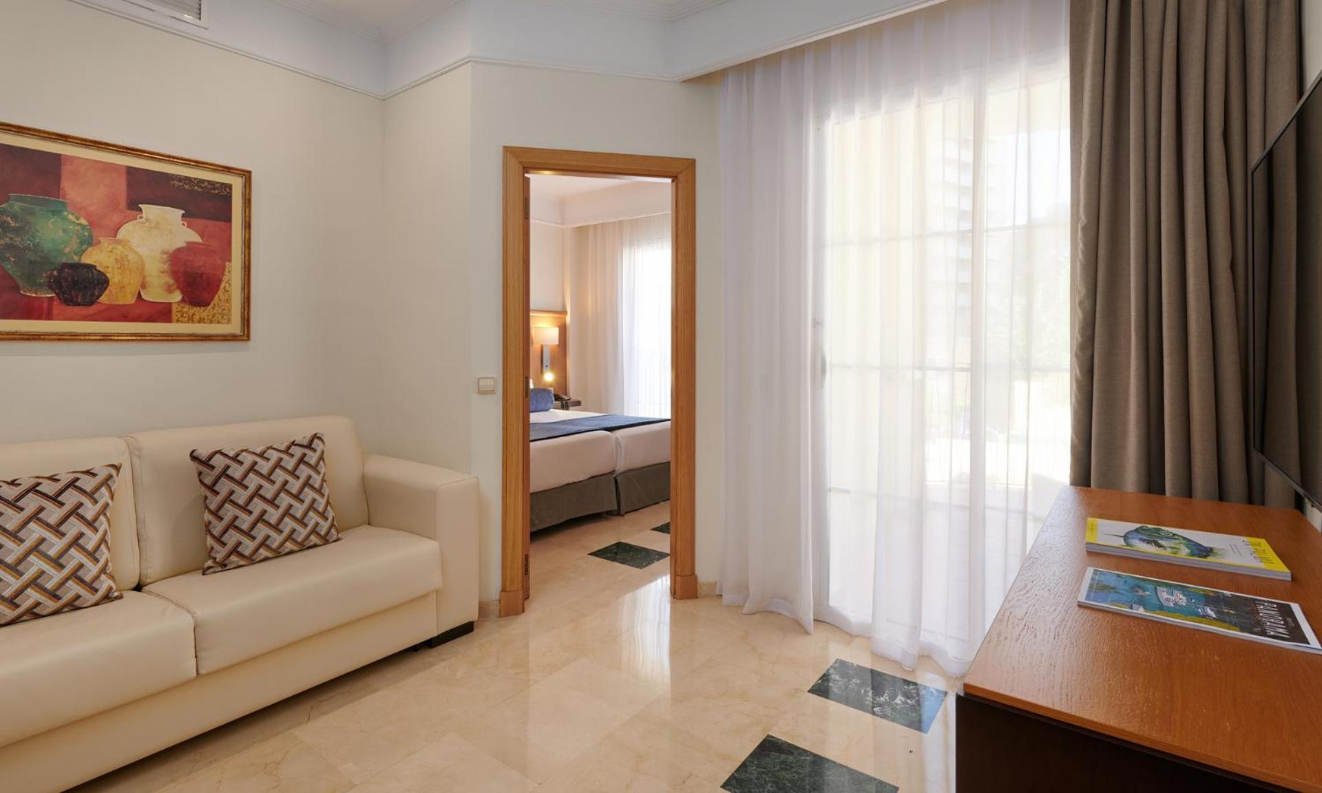 Suite (1 Adult) - Photo 2