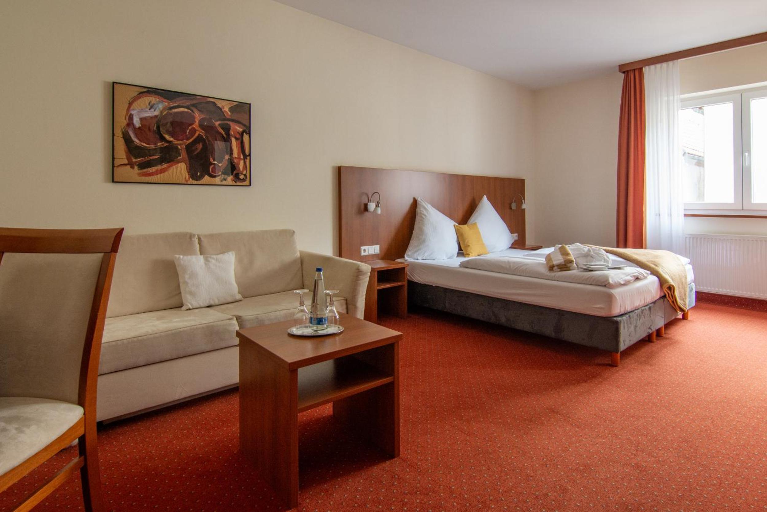 Deluxe Double or Twin Room photo 3