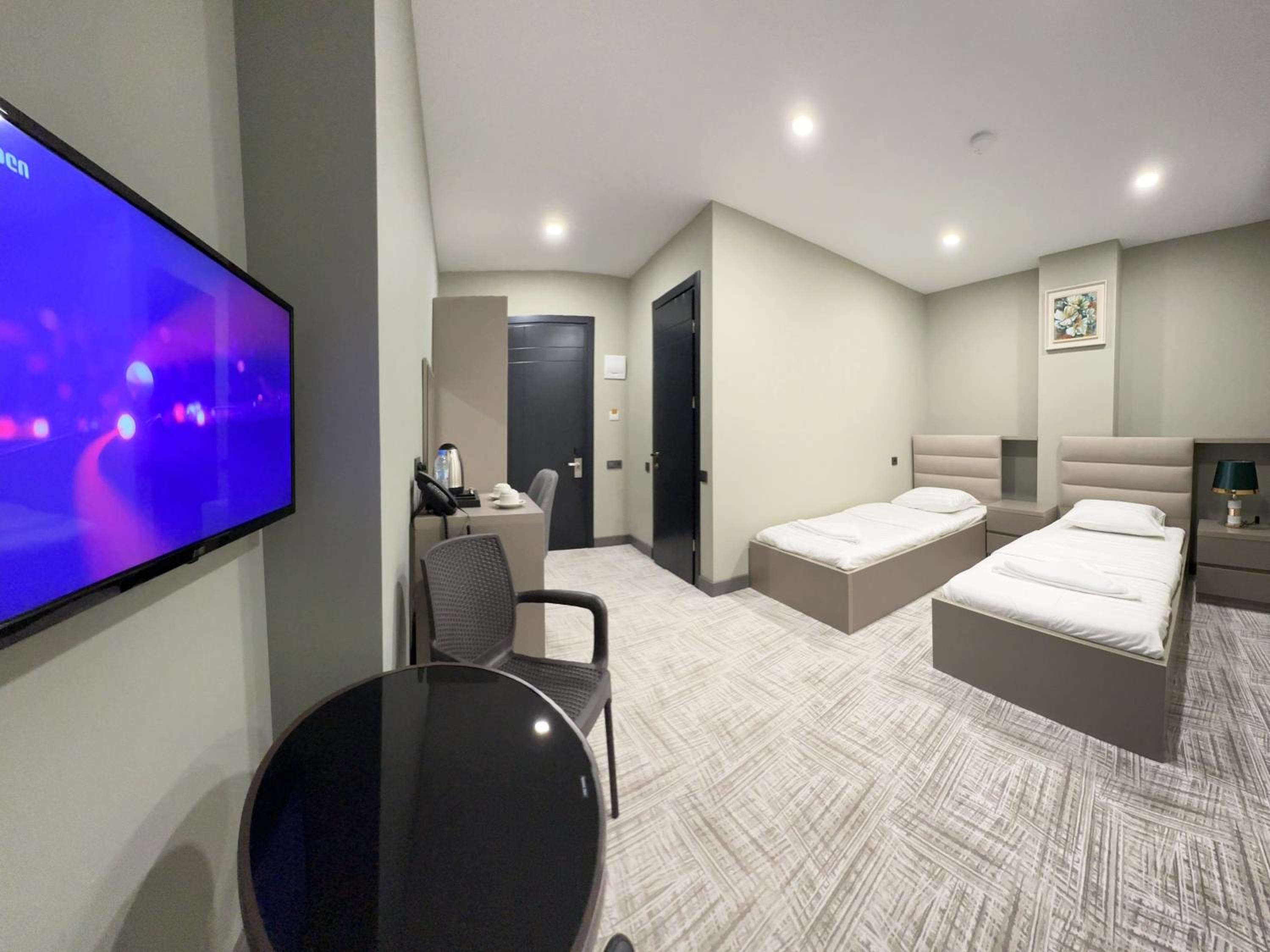 Twin Room With Balcony photo 3