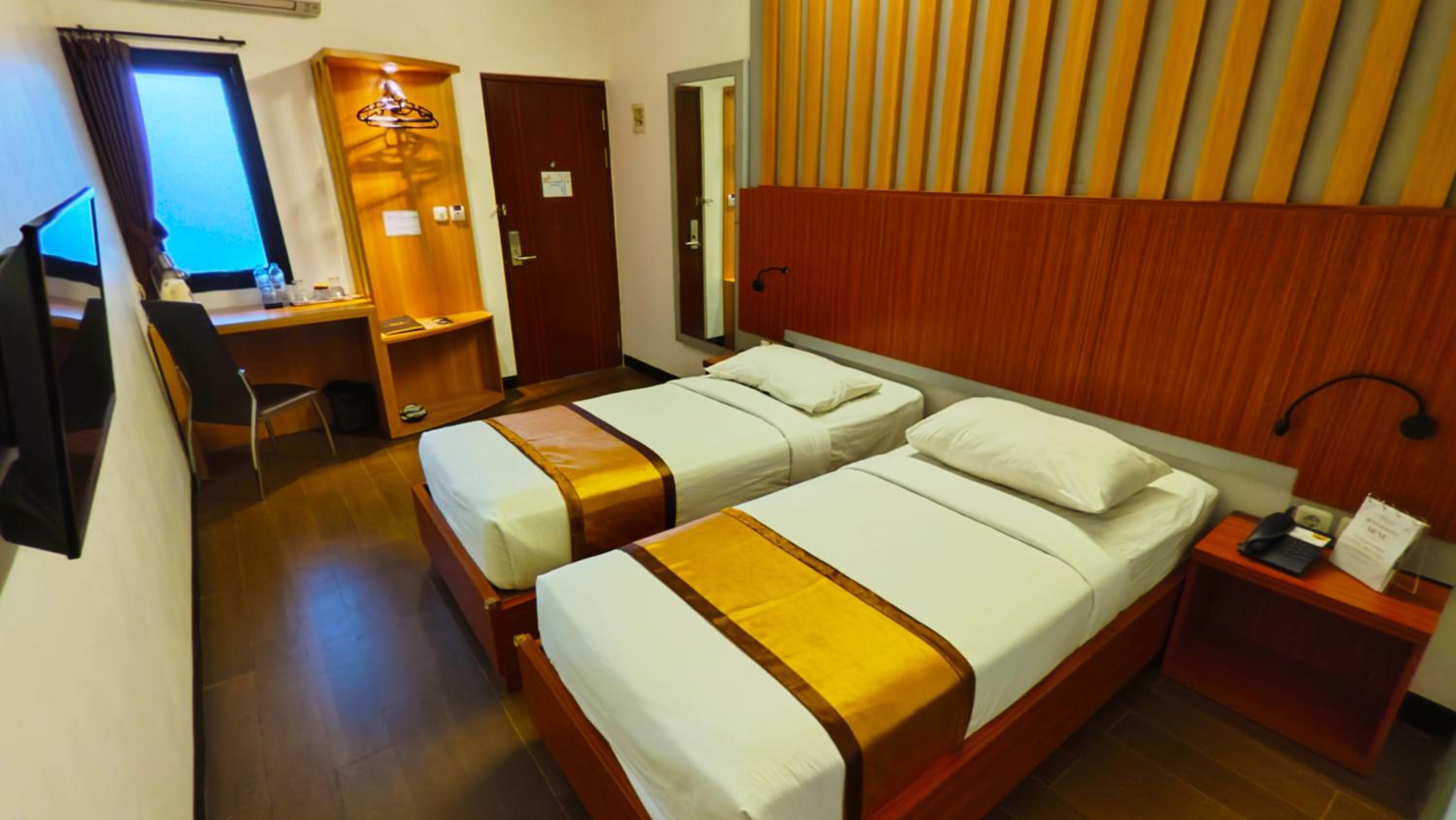 Double or Twin Room - Photo 5