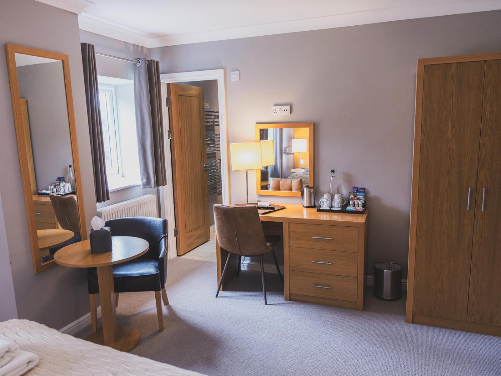 Deluxe Double Room - Photo 8