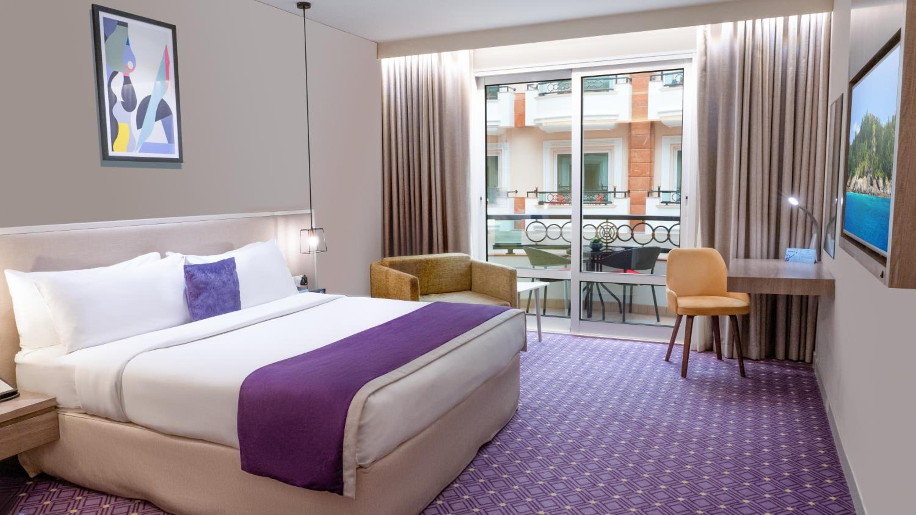 Deluxe King Room - Photo 3