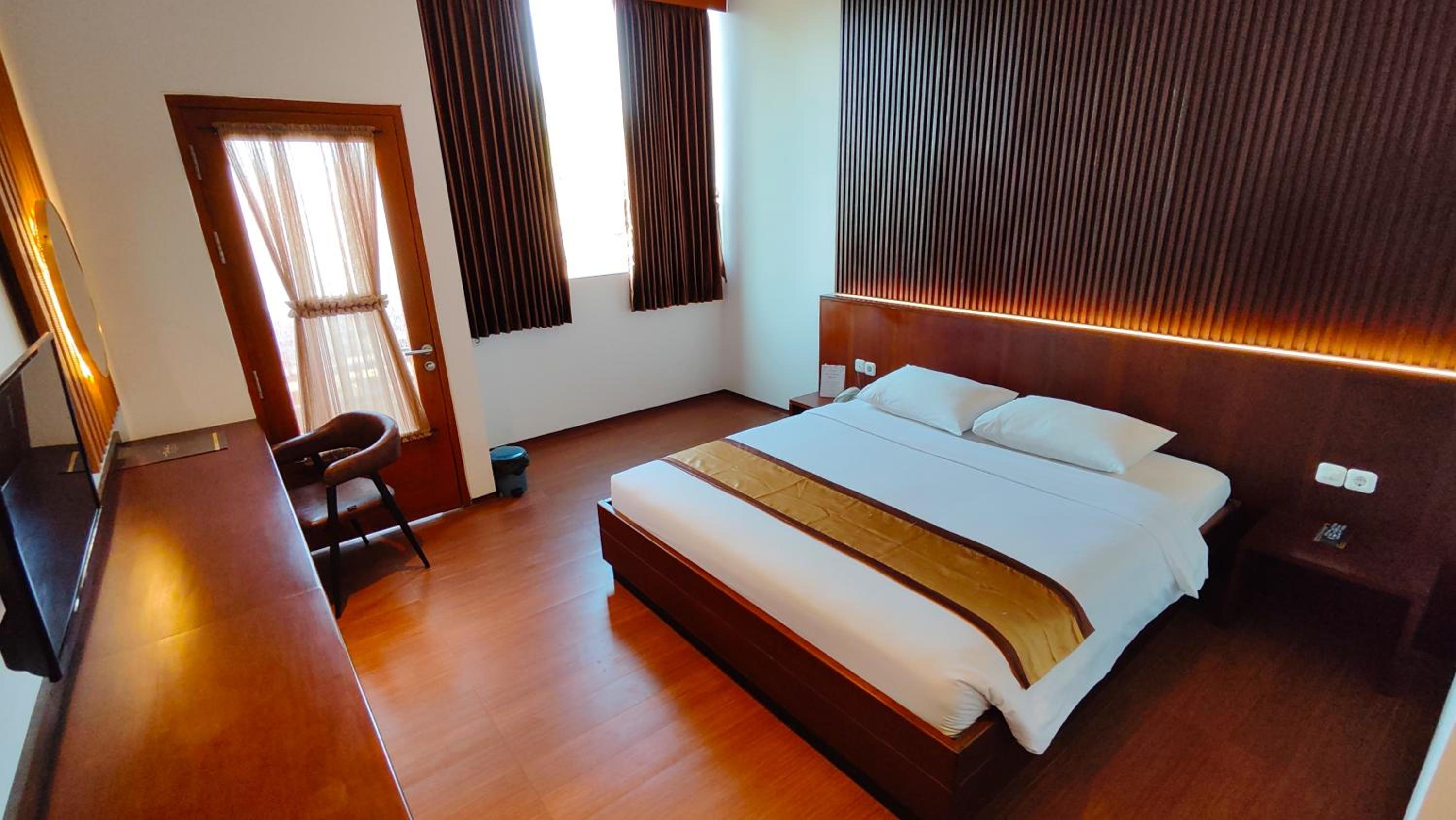 Deluxe Double or Twin Room - Photo 1