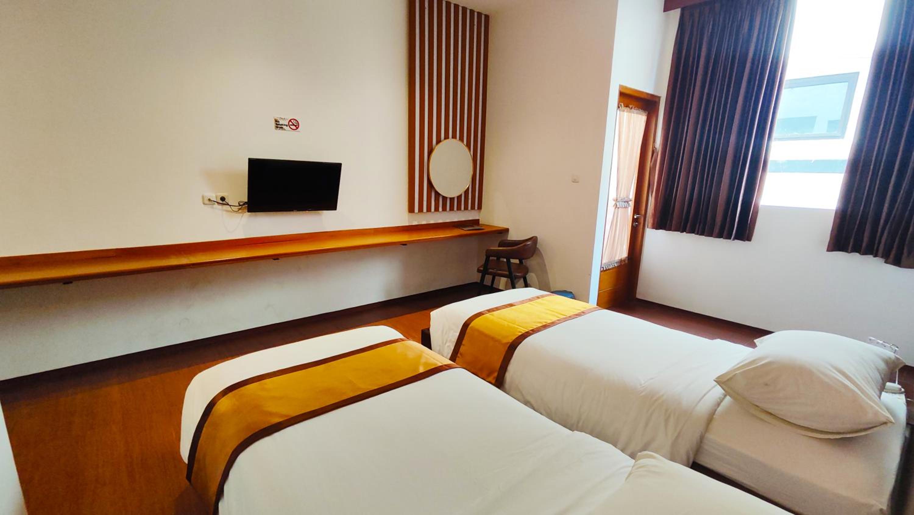 Deluxe Double or Twin Room - Photo 5