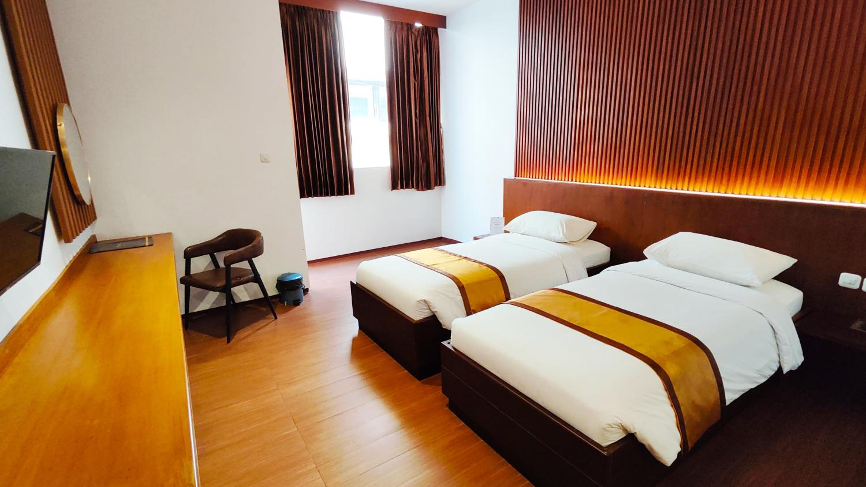 Deluxe Double or Twin Room - Photo 8