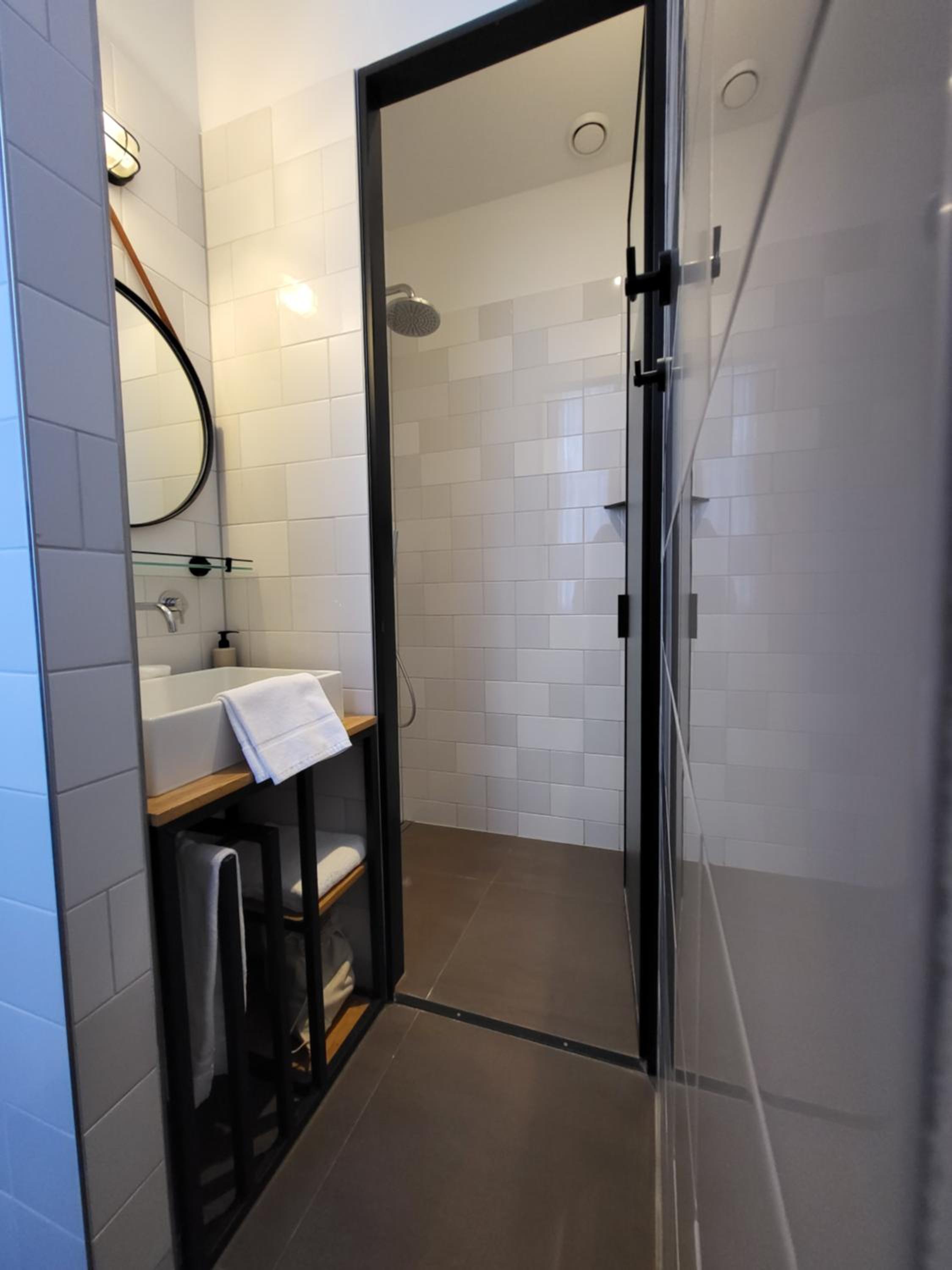 Deluxe Double or Twin Room with Bath photo 3