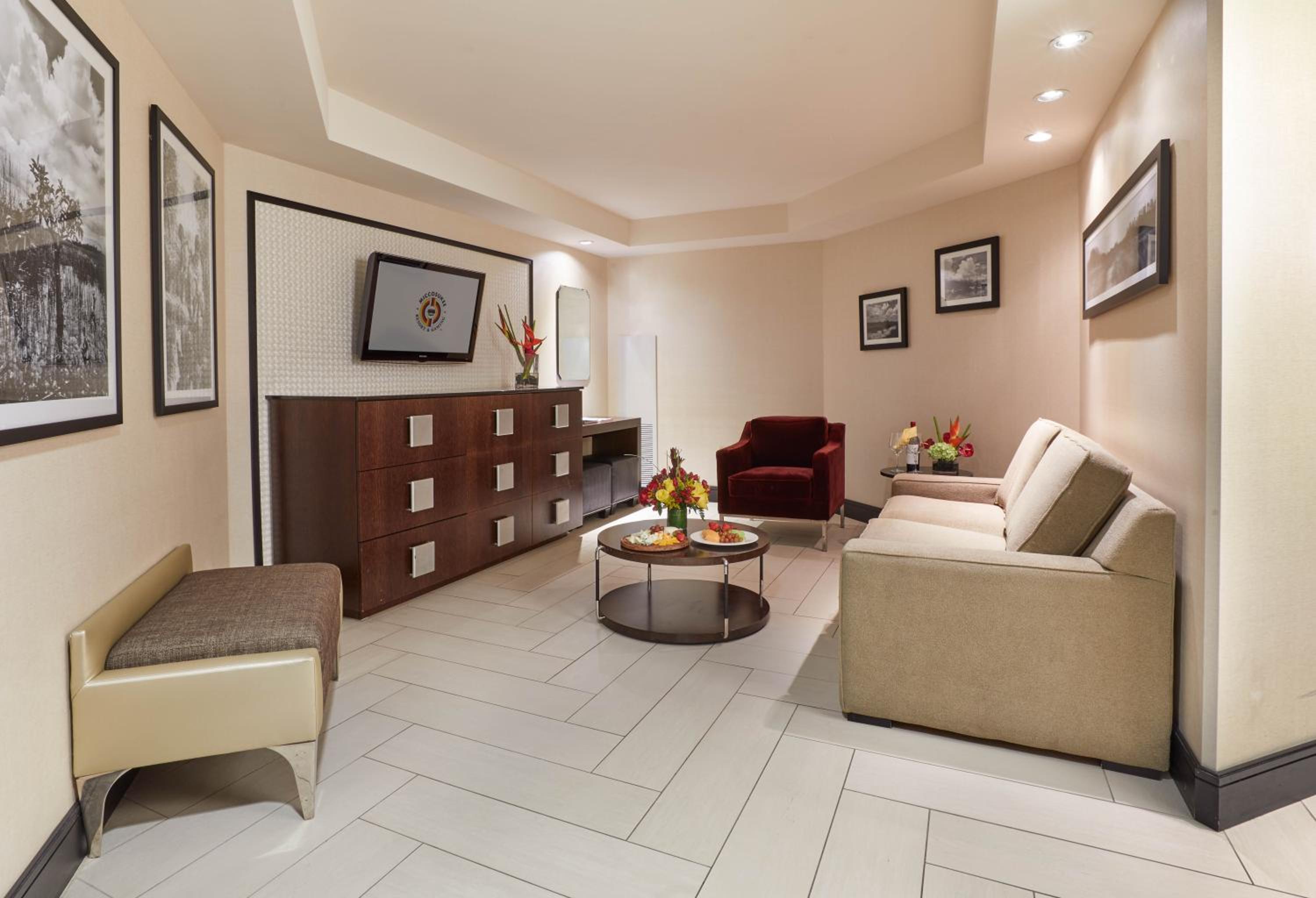 Executive Double Queen Suite photo 3