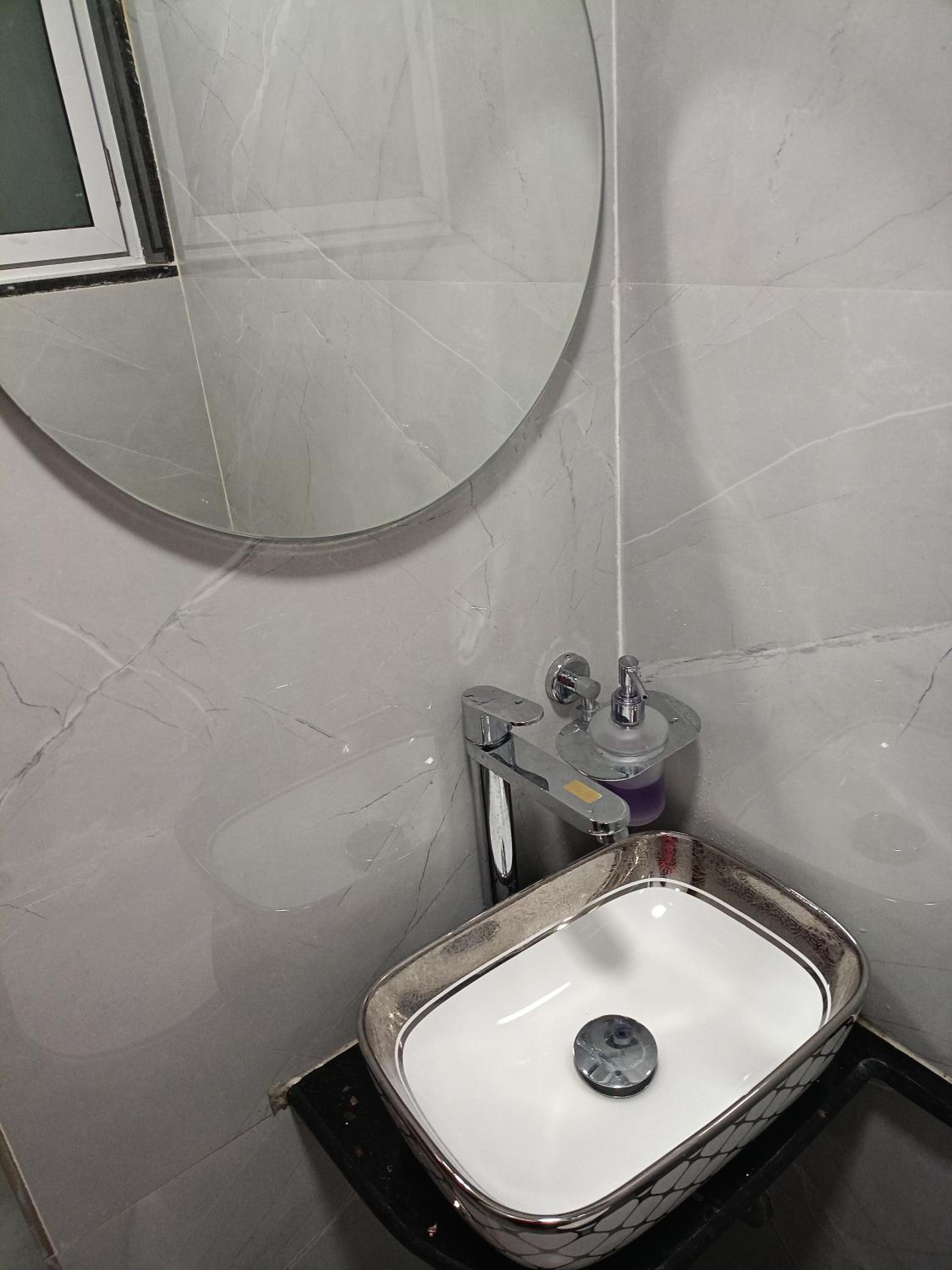 Deluxe Double Room - Photo 9