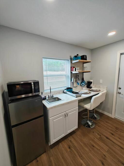 One-Bedroom Apartment photo 3