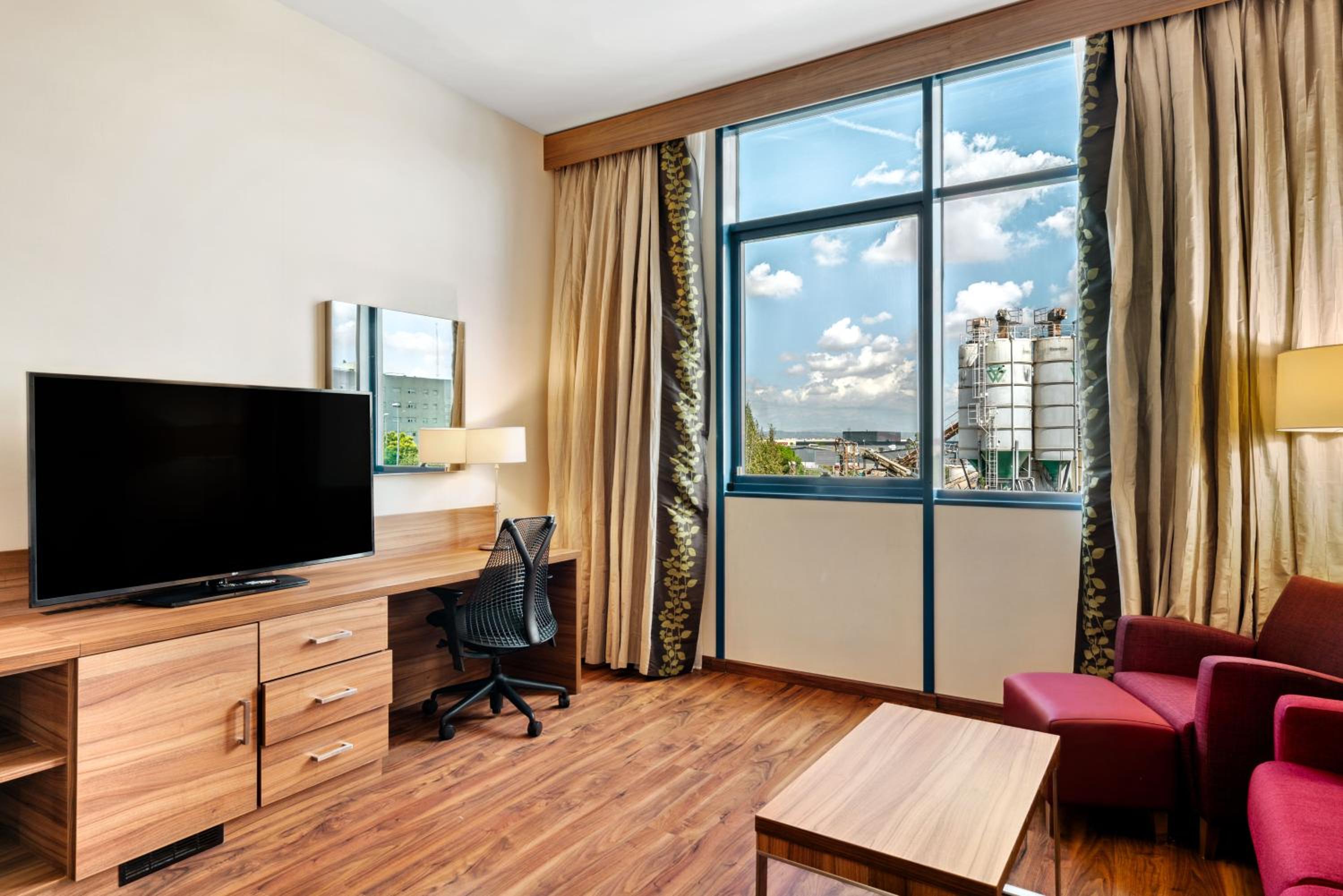 One-Bedroom King Suite