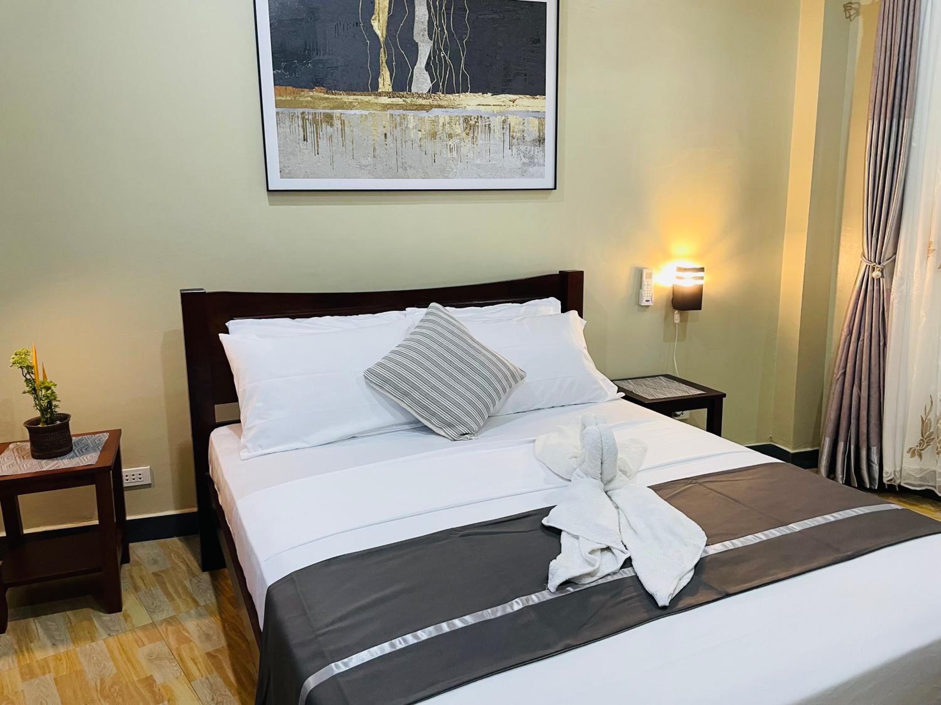 Deluxe Double Room with Sea View - Photo 14