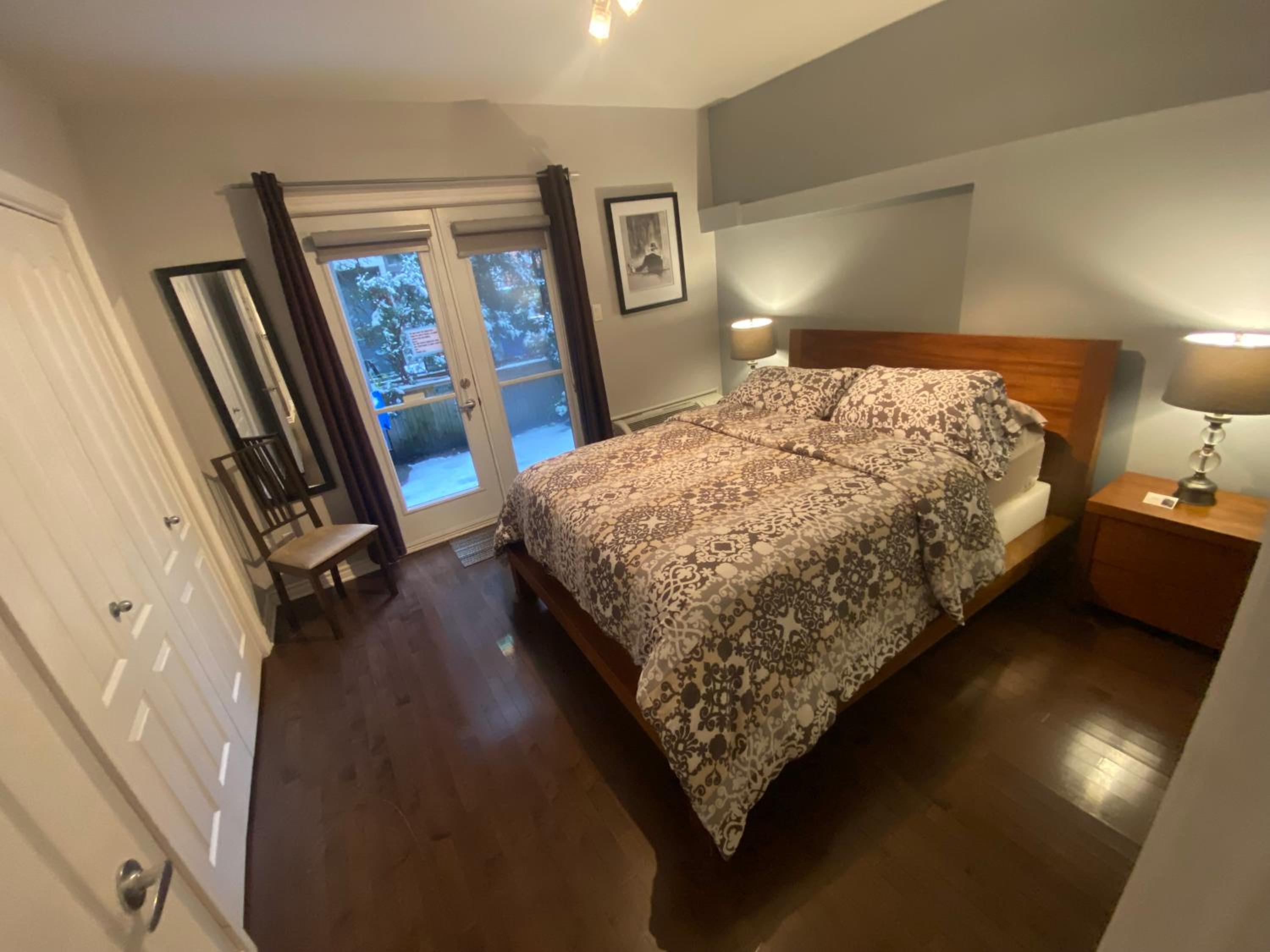 Courtyard Suite 101 thumbnail 5