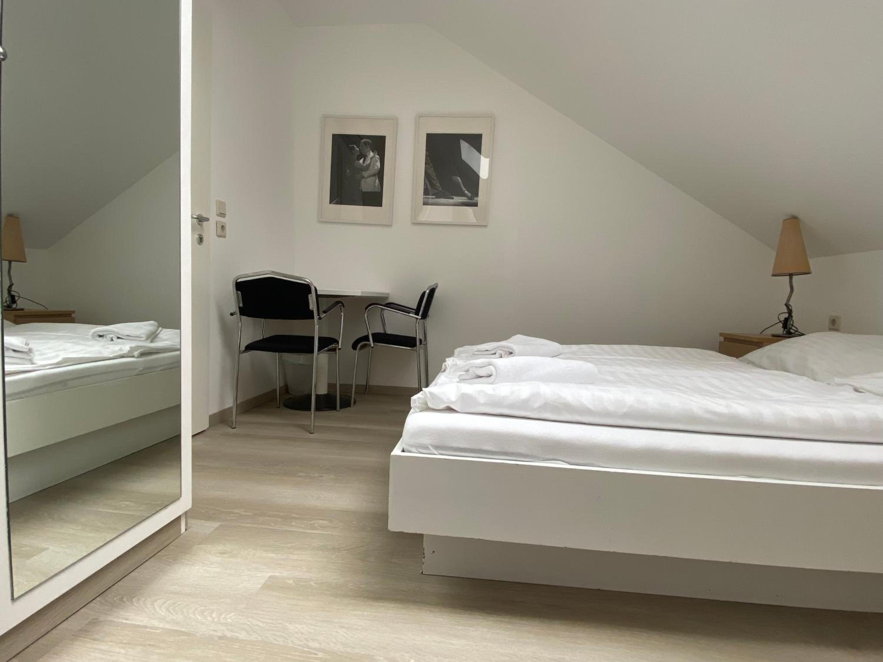 Large Double Room photo 2