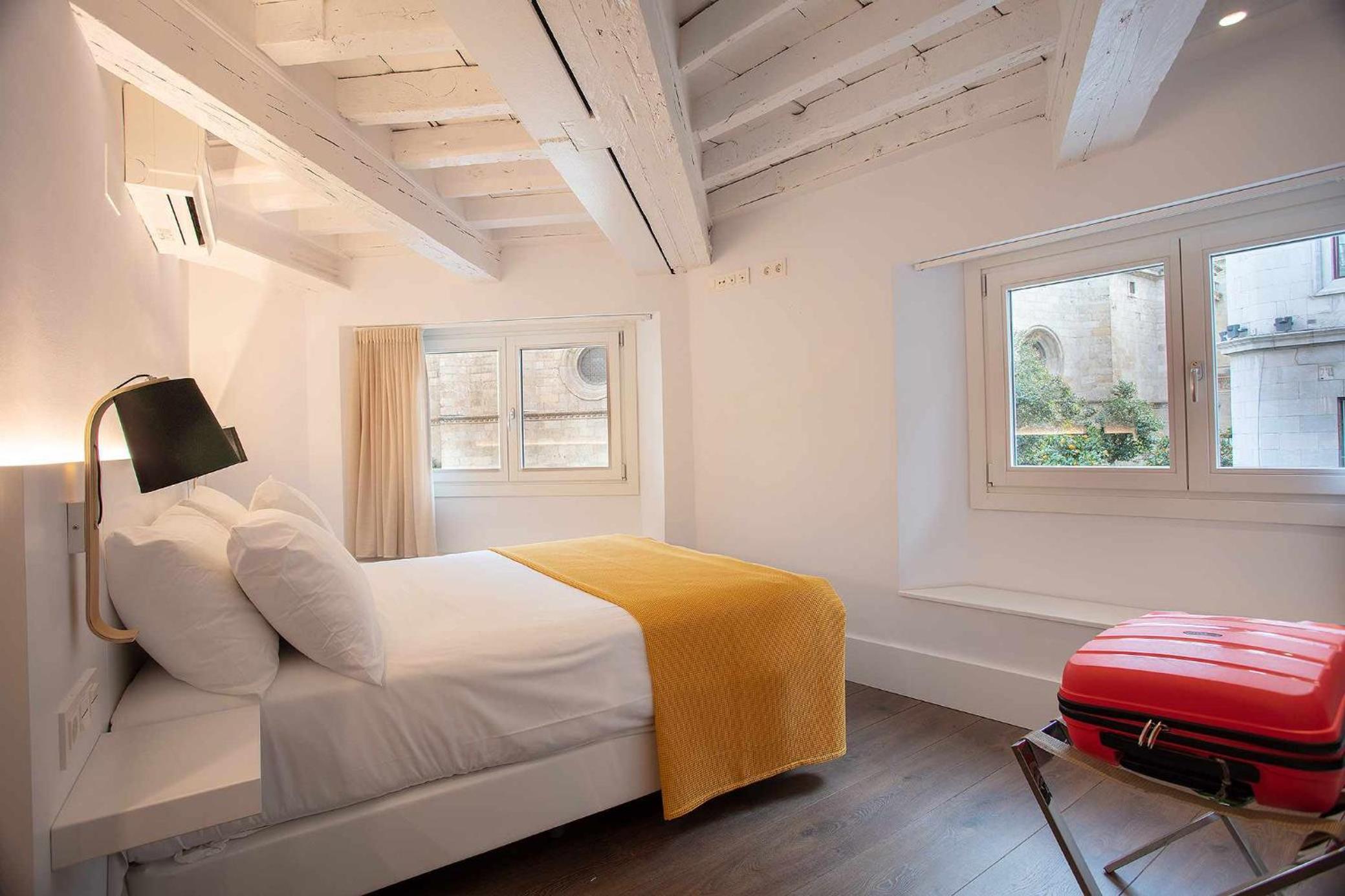 Adapted Standard Apartment - Photo 2