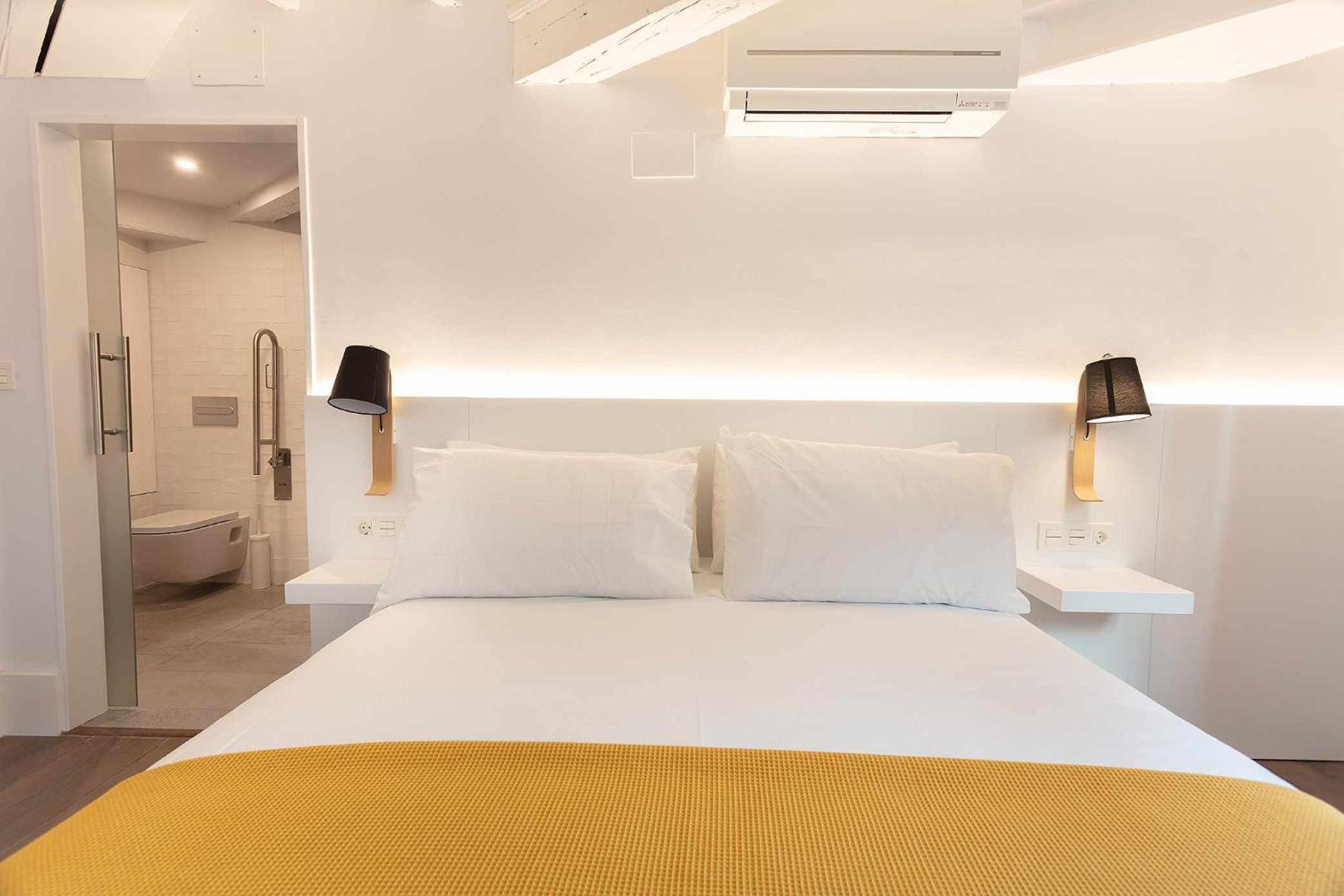 Adapted Standard Apartment - Photo 5