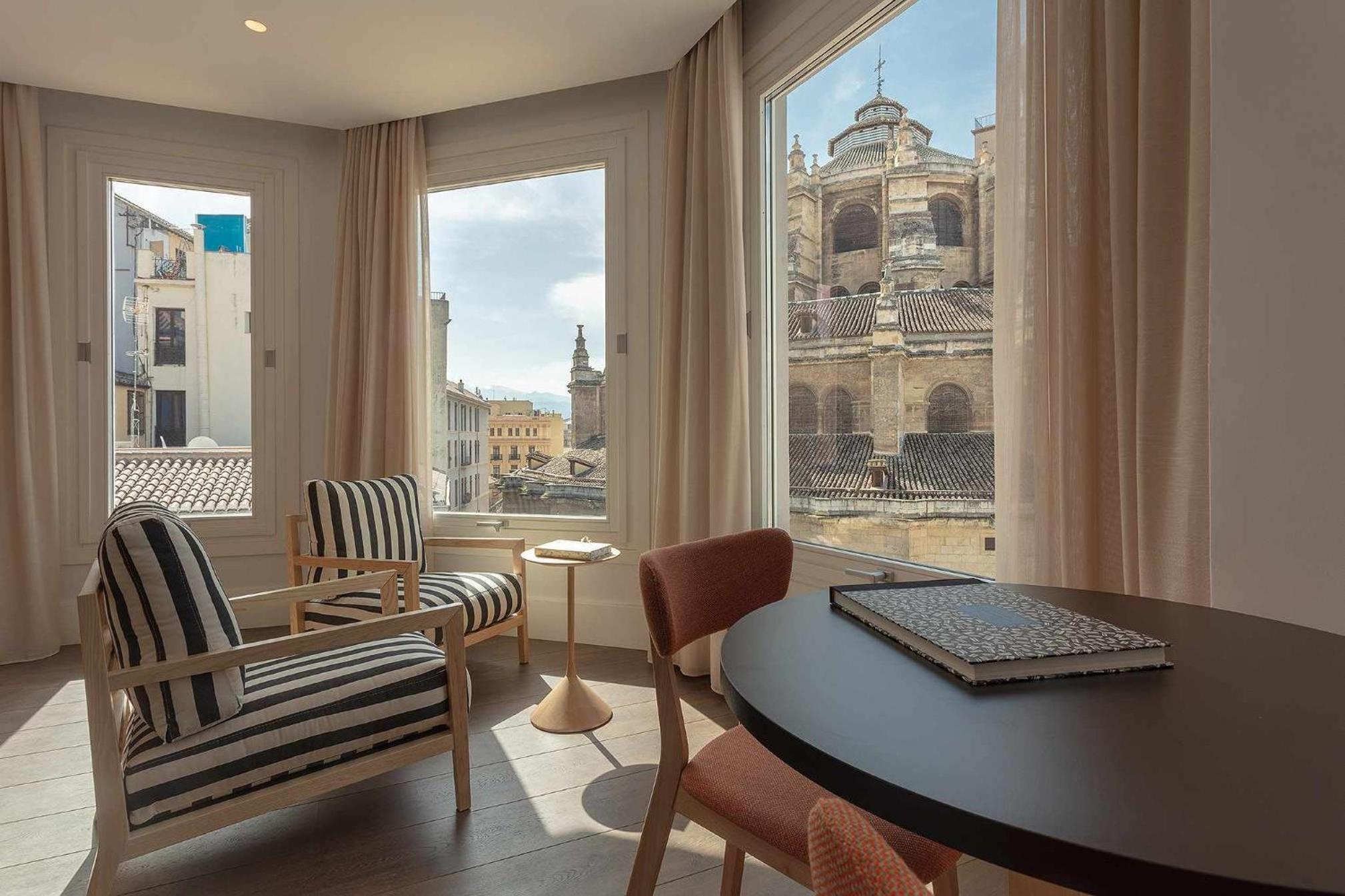 Penthouse Apartment - Photo 2
