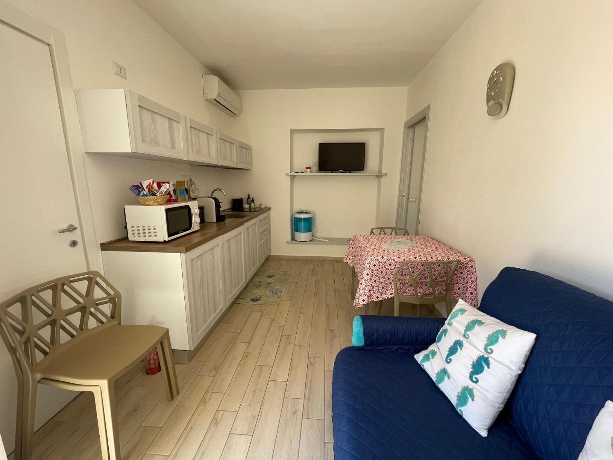 One-Bedroom Apartment photo 1