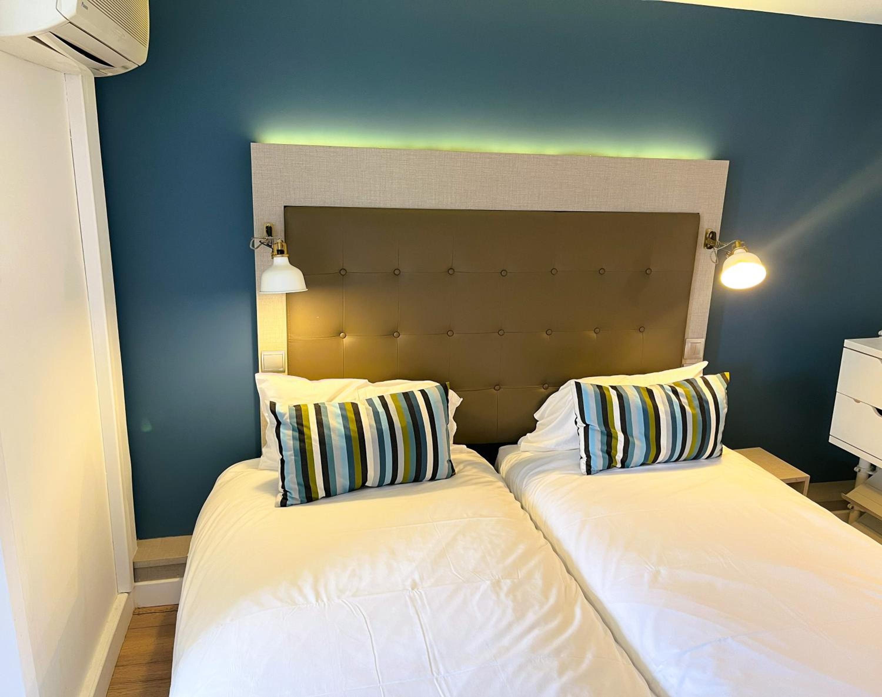 Twin Room - Photo 3