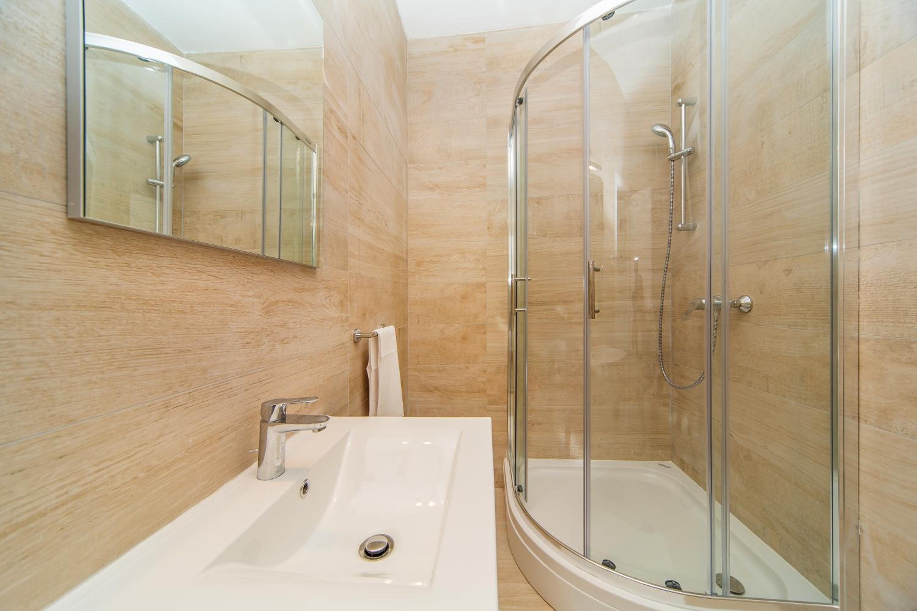 One-Bedroom Apartment with Terrace - Photo 2