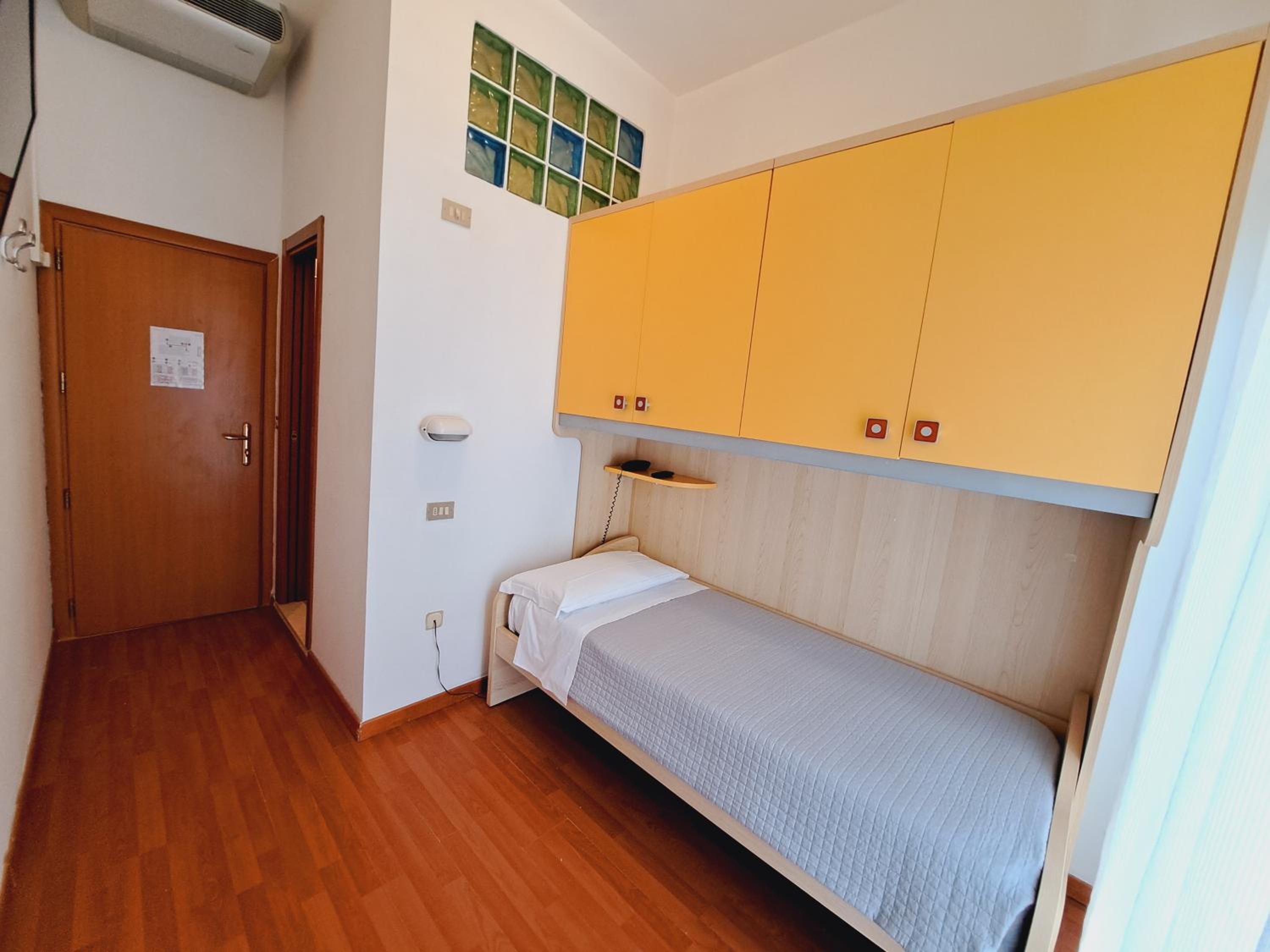 Single Room photo 1