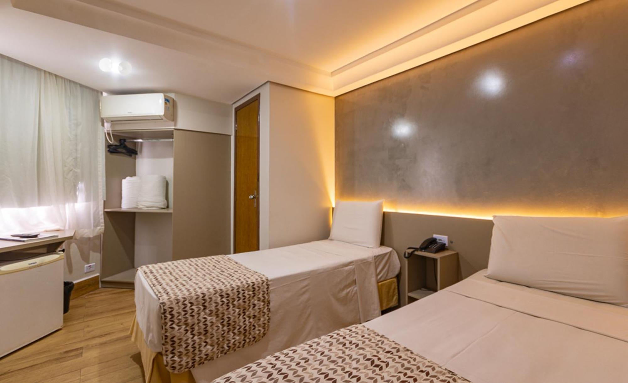 Standard Twin Room - Photo 7