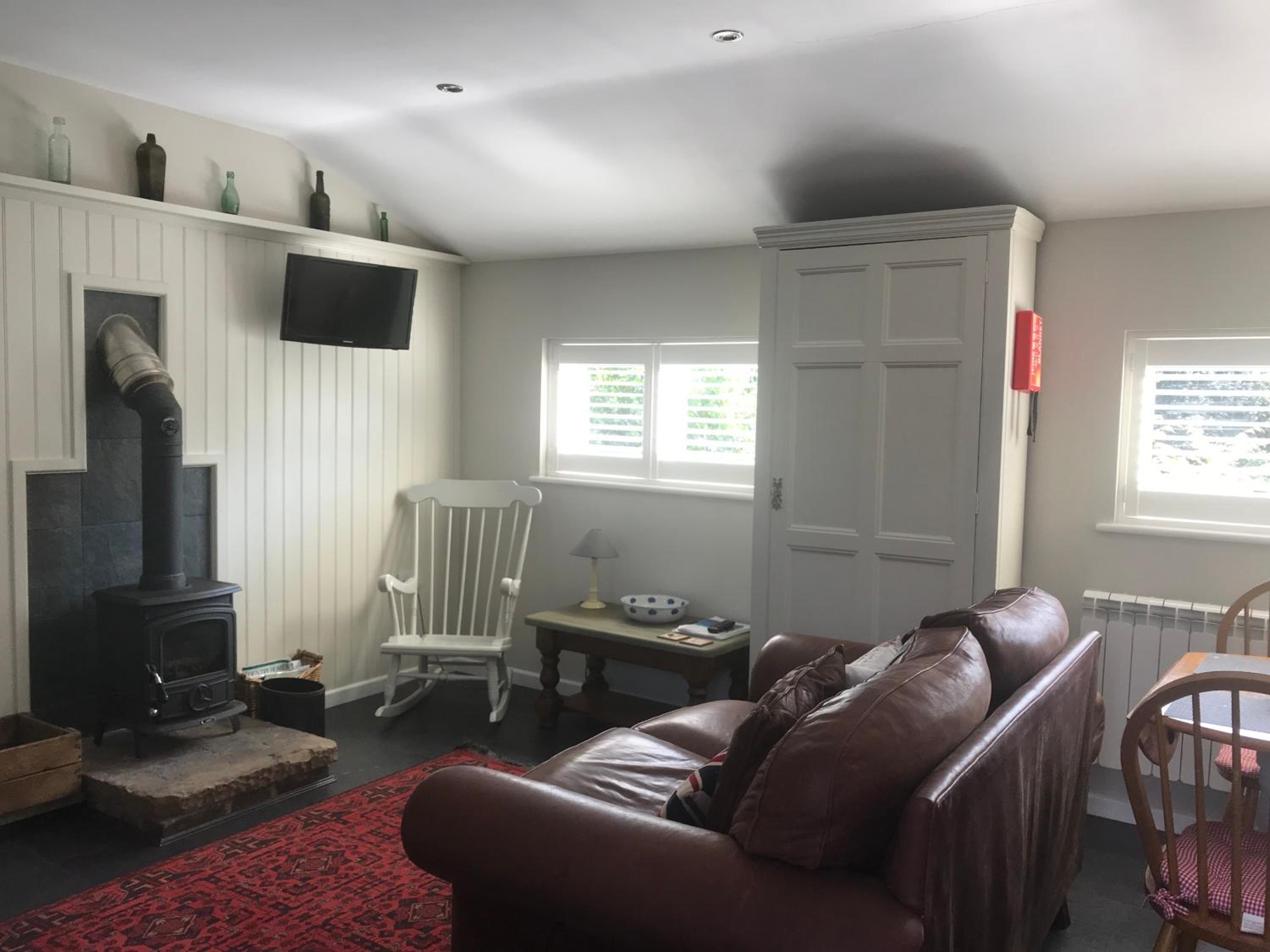 One-Bedroom House photo 1