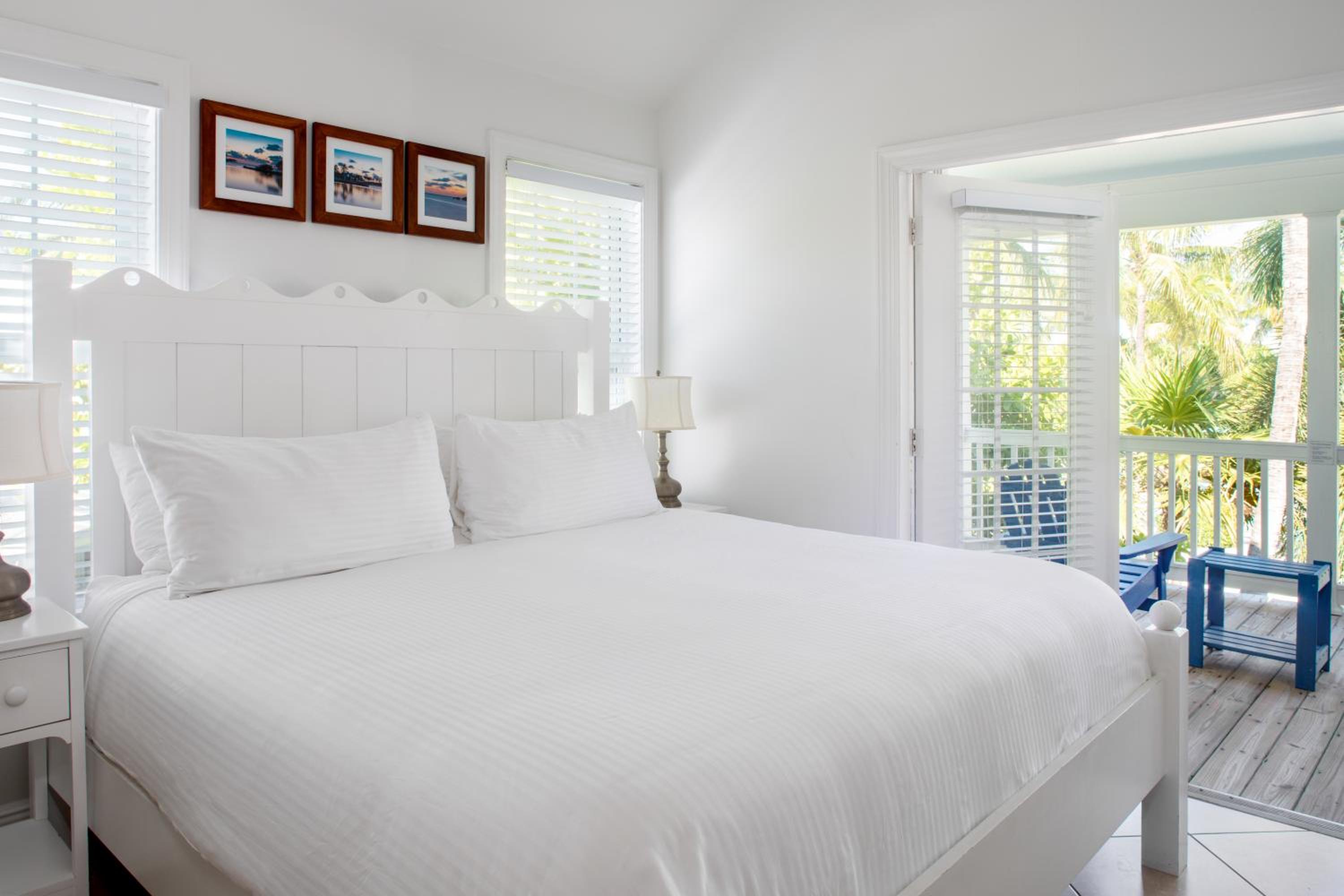 Three-Bedroom Villa - Photo 2