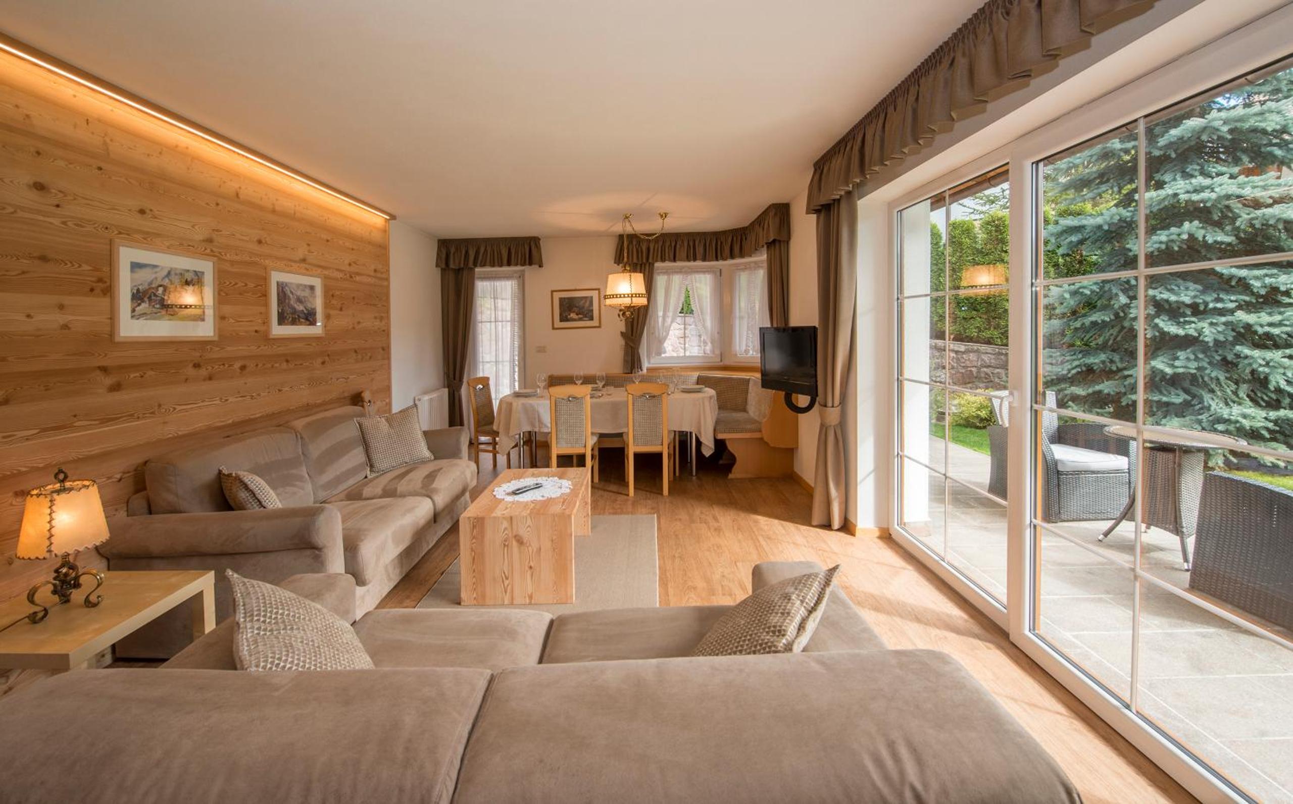 Deluxe Two-Bedroom Apartment with Garden View