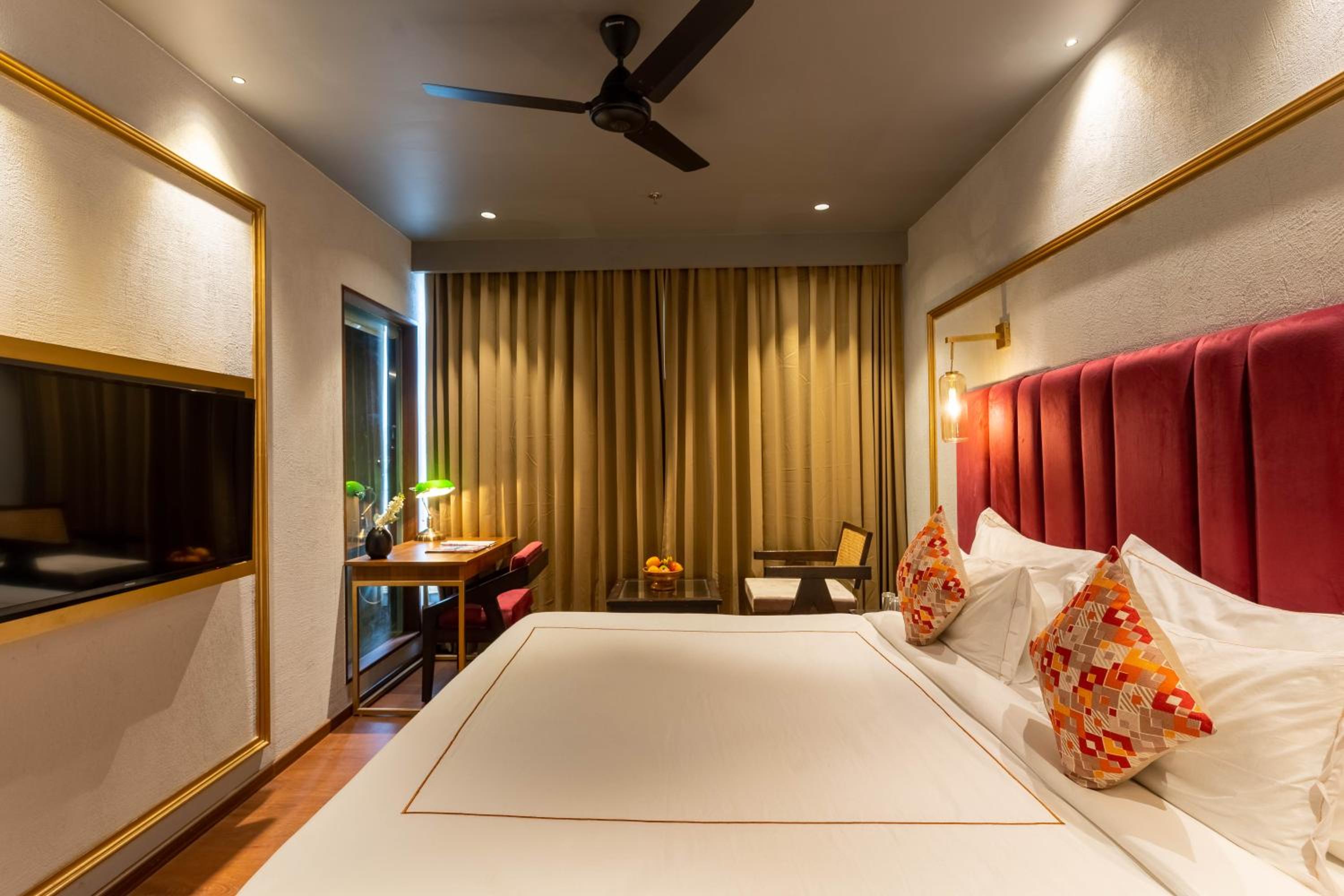 Deluxe Double or Twin Room - Photo 14