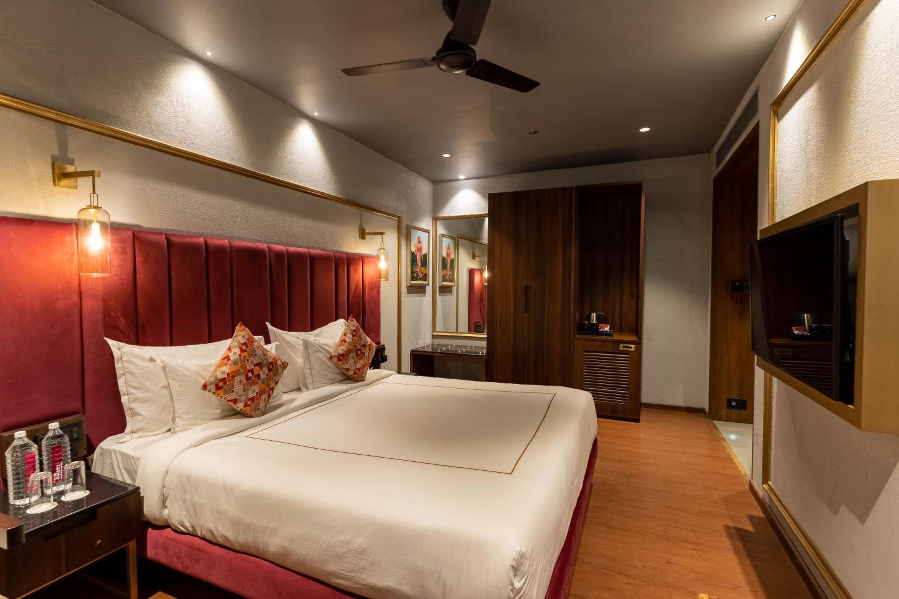 Deluxe Double or Twin Room - Photo 2