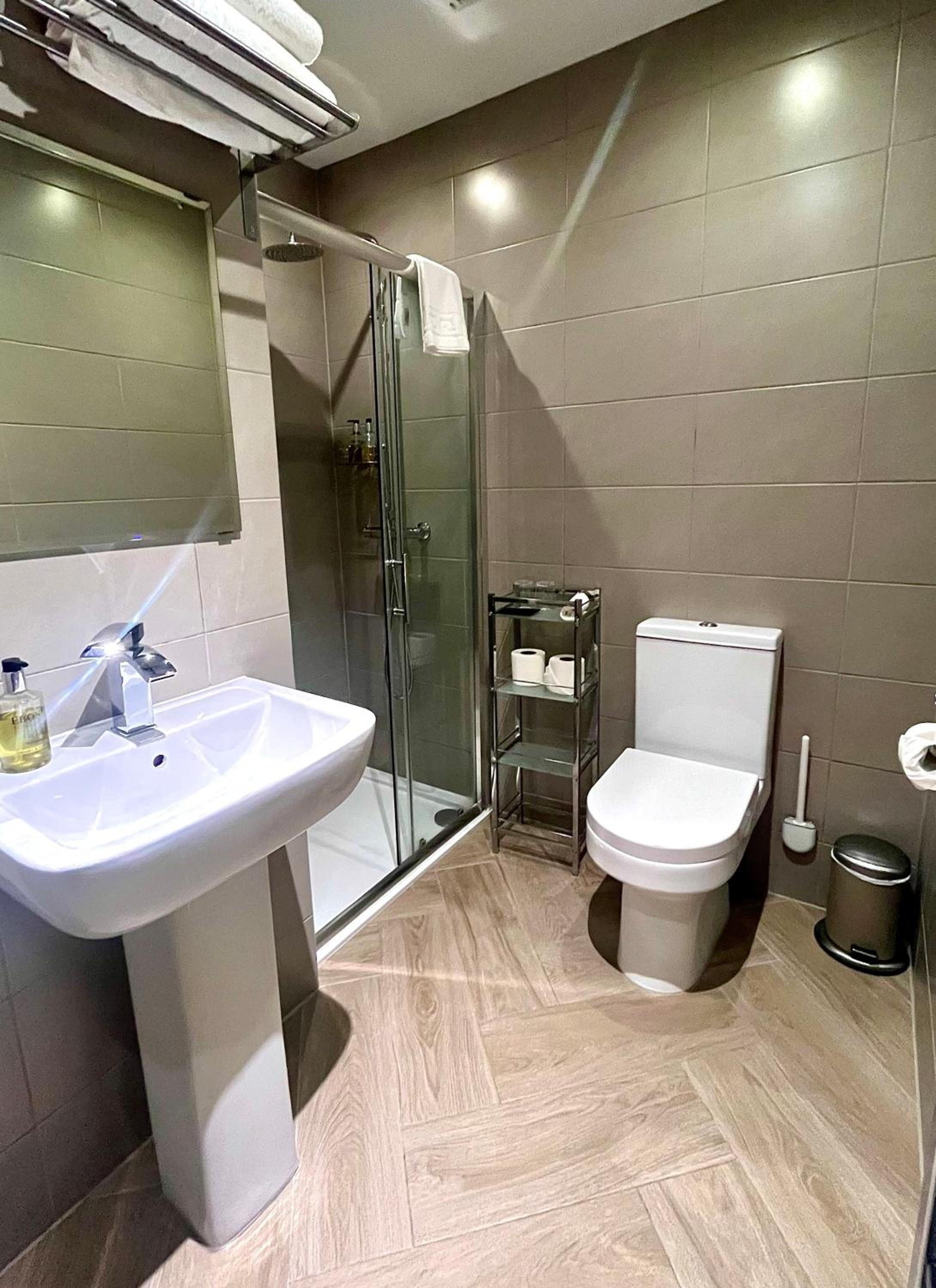 Superior One-Bedroom Apartment - Ground Floor - Photo 7