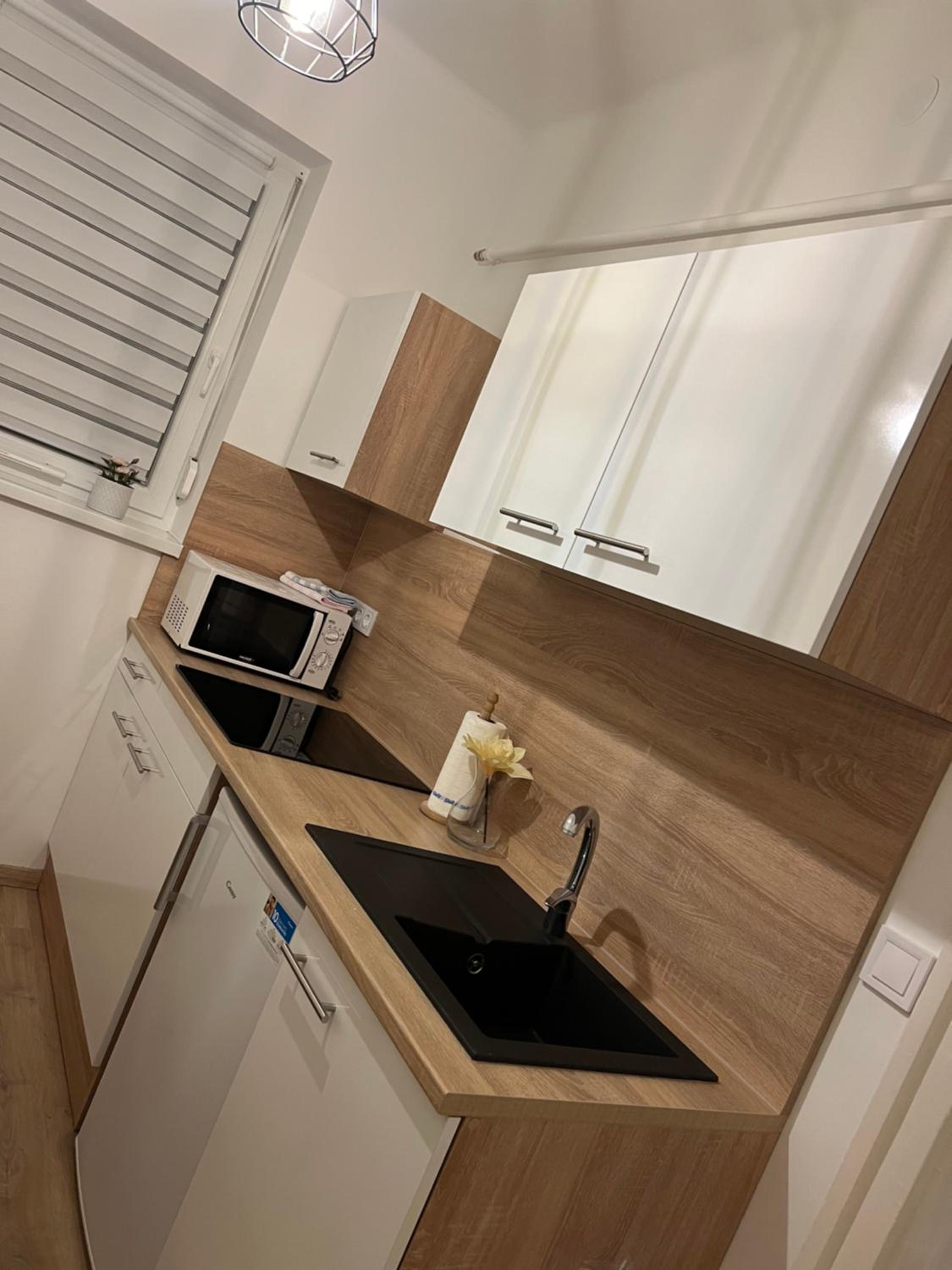 One-Bedroom Apartment - Photo 11