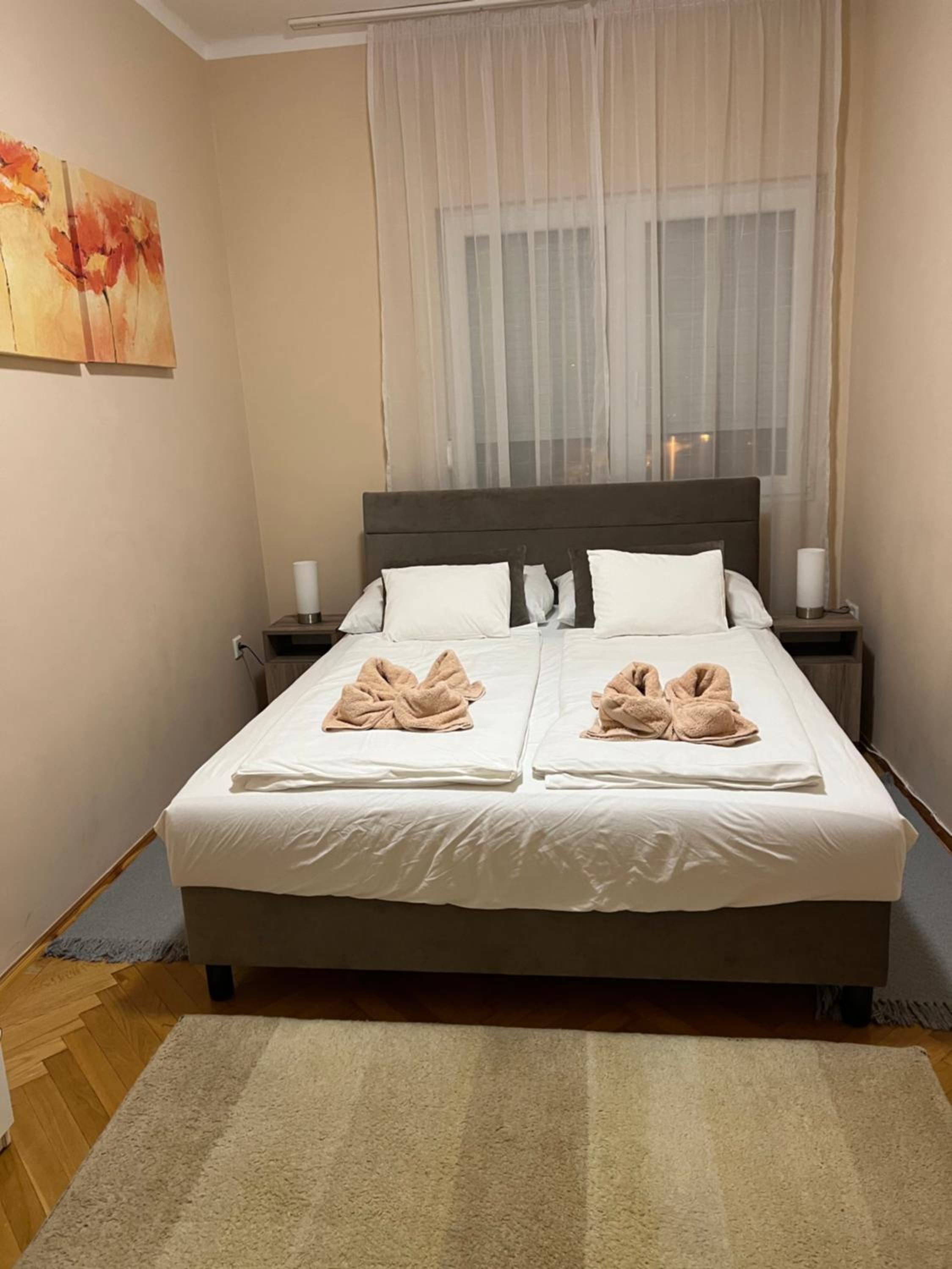 One-Bedroom Apartment - Photo 15