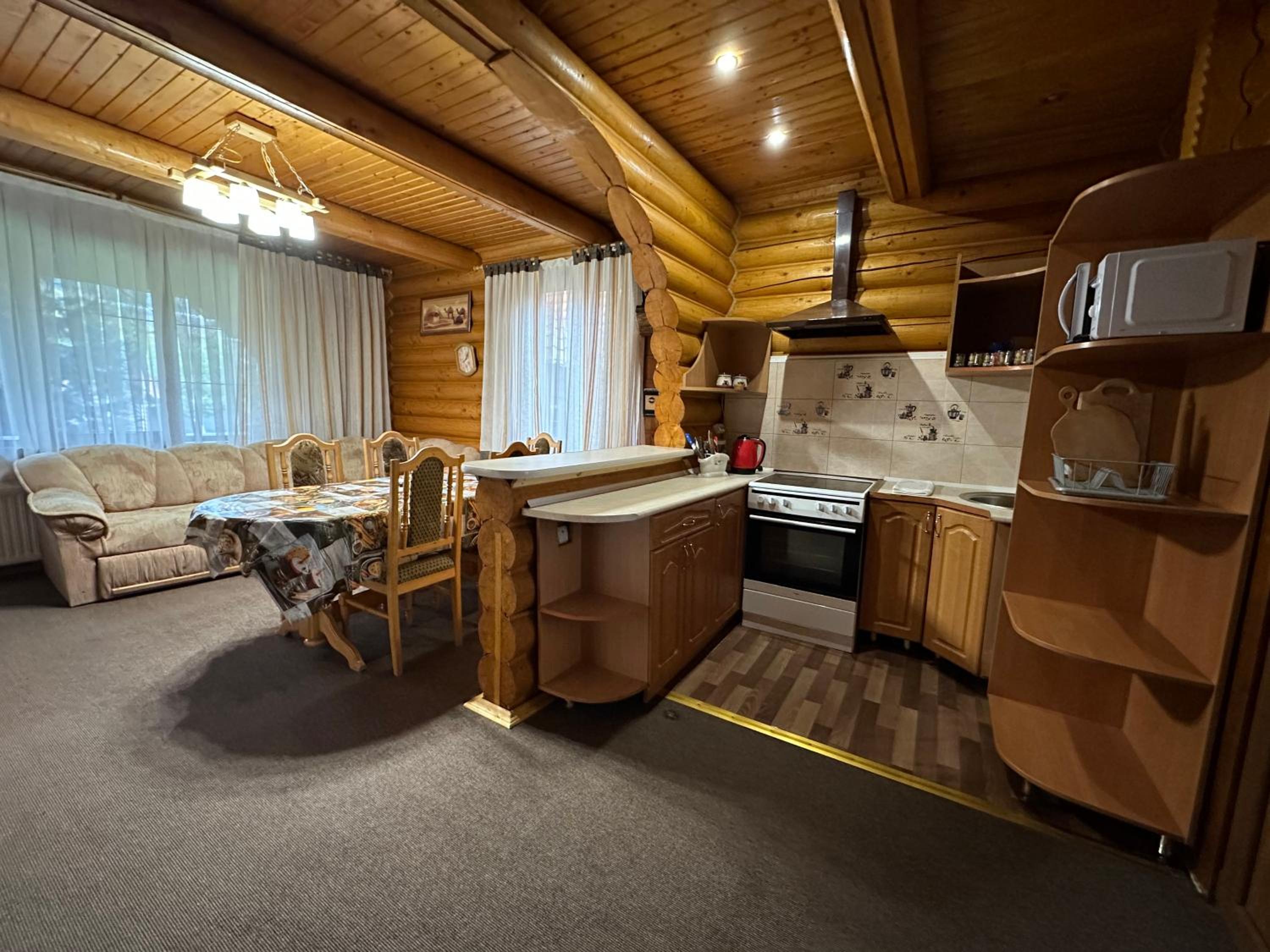 Four-Bedroom House photo 3