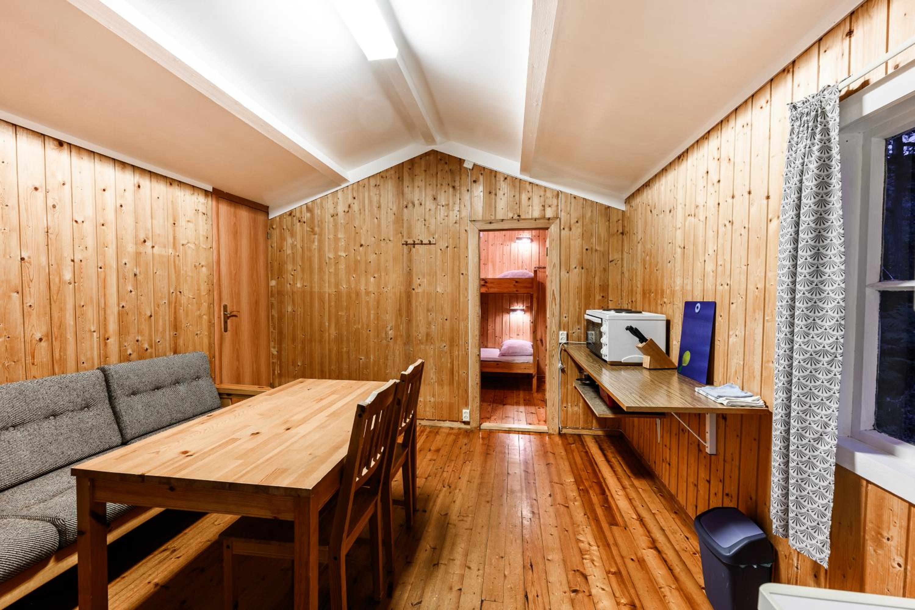 Quadruple Room with Shower - Photo 4