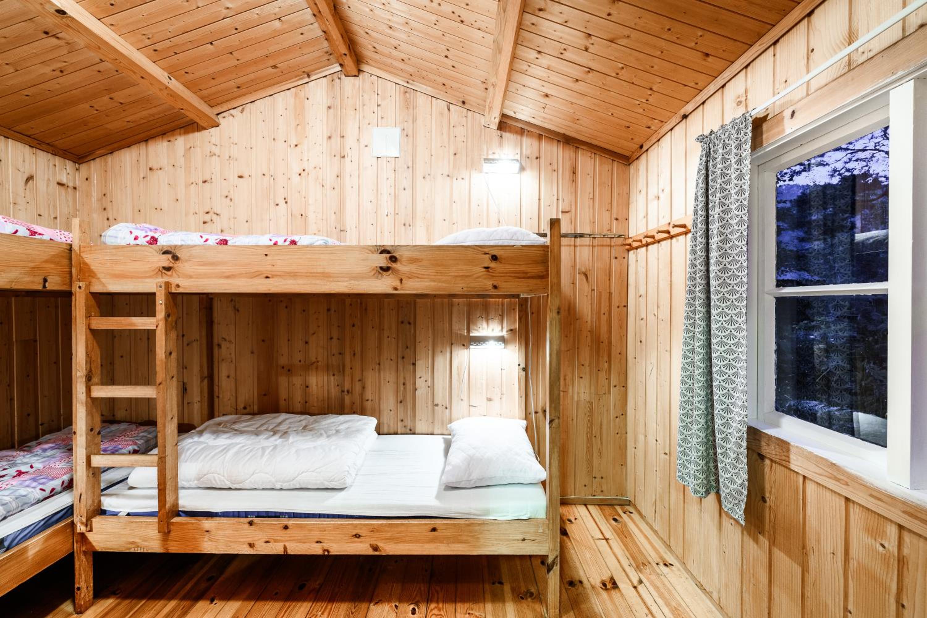 Quadruple Room with Shower - Photo 6