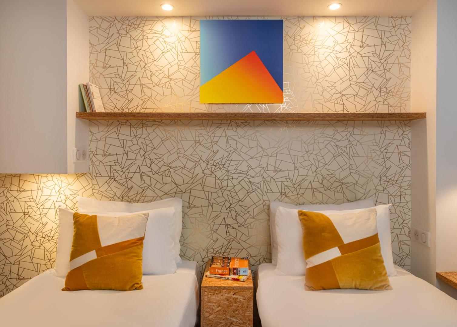 Twin Room - Photo 2