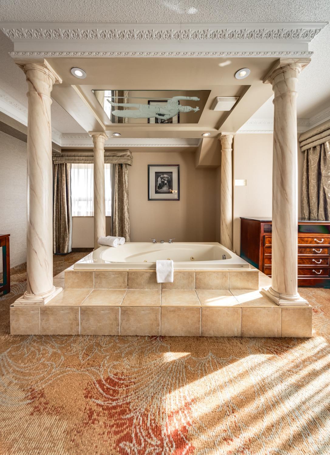 Luxury King Suite with Jetted Tub - Photo 6
