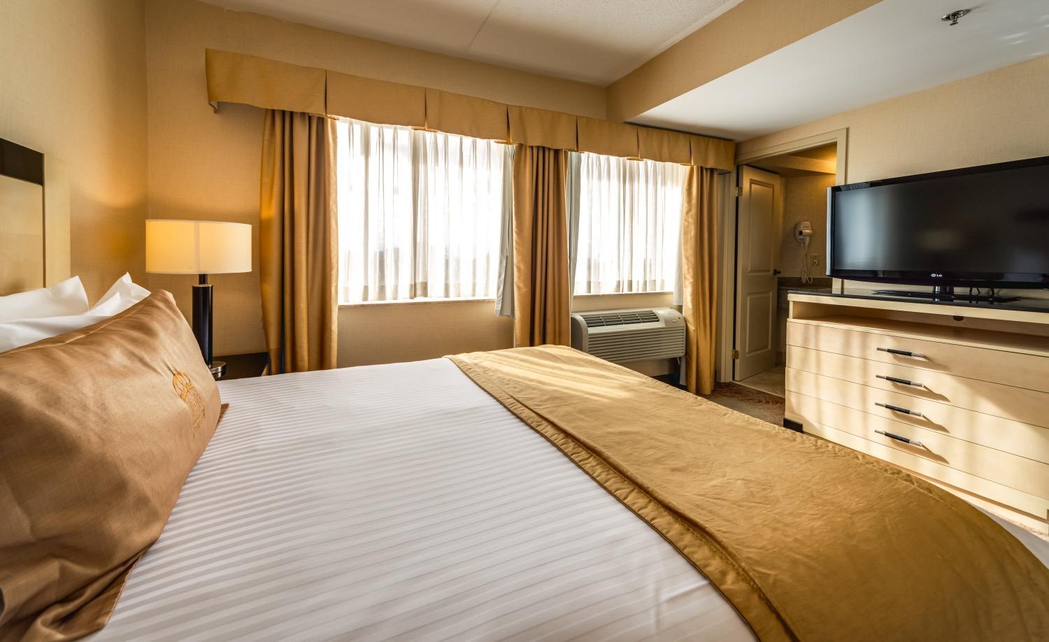 Standard Room with 1 Queen Bed - Photo 4