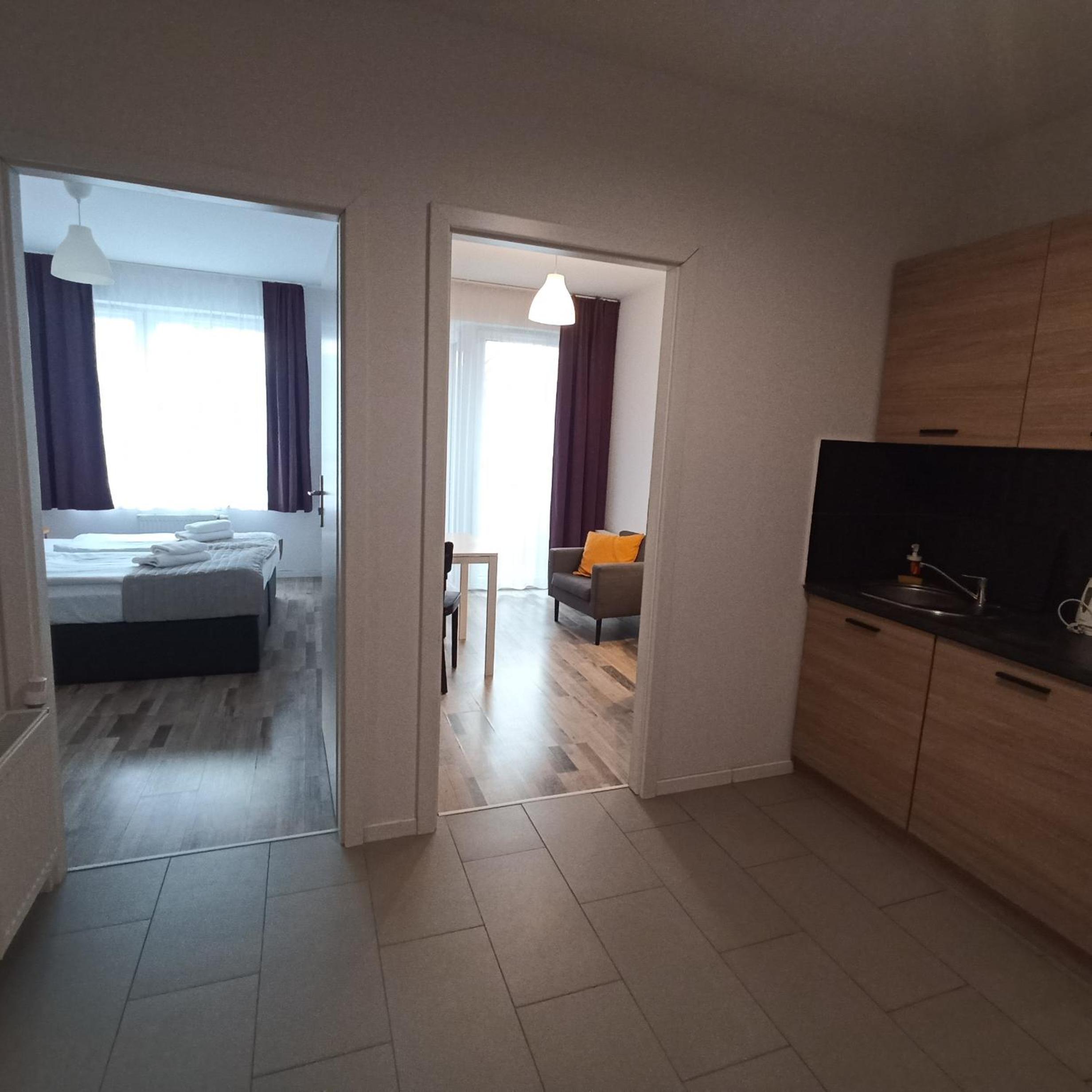 One-Bedroom Suite - Photo 5