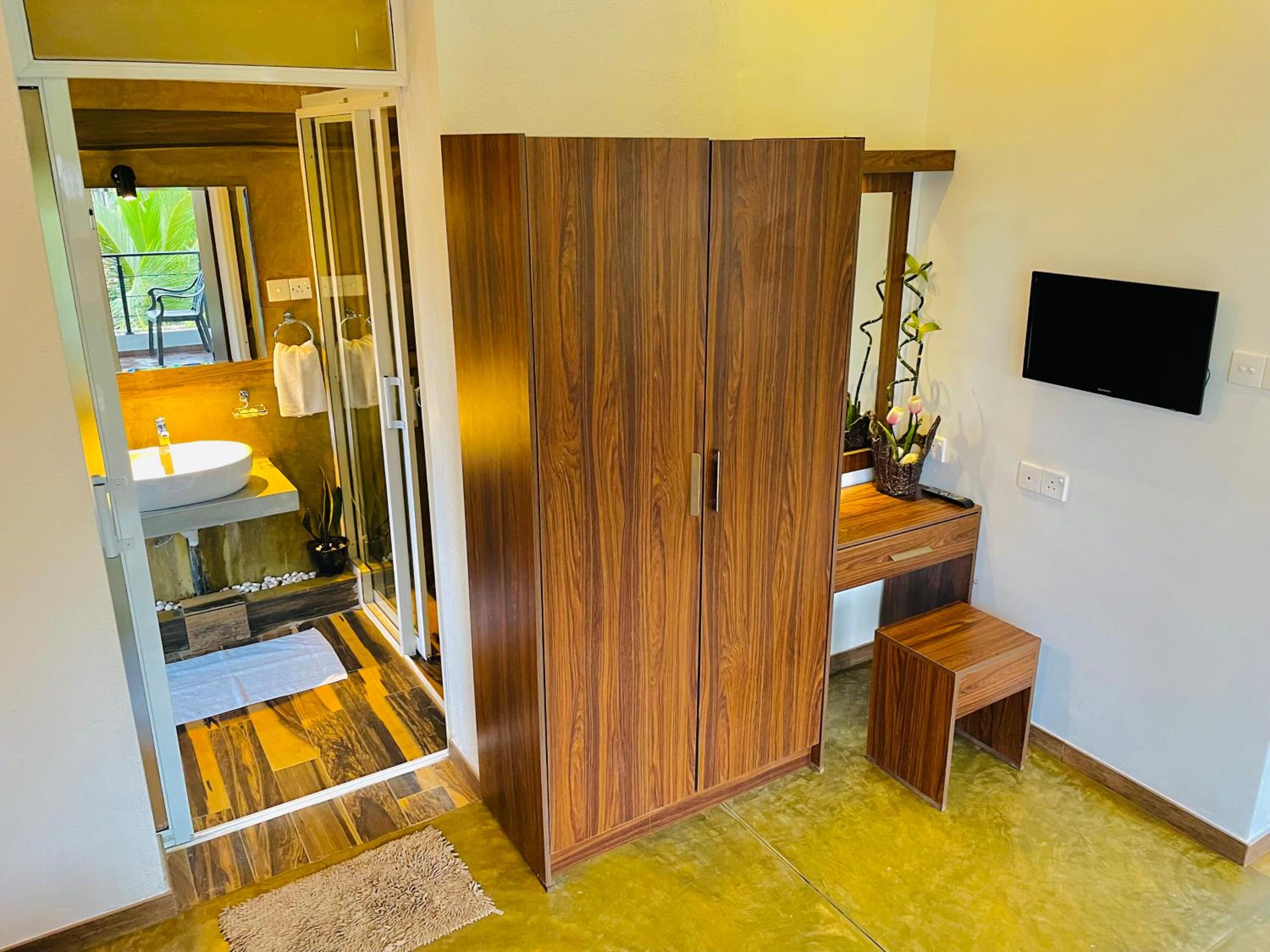 Studio Apartment