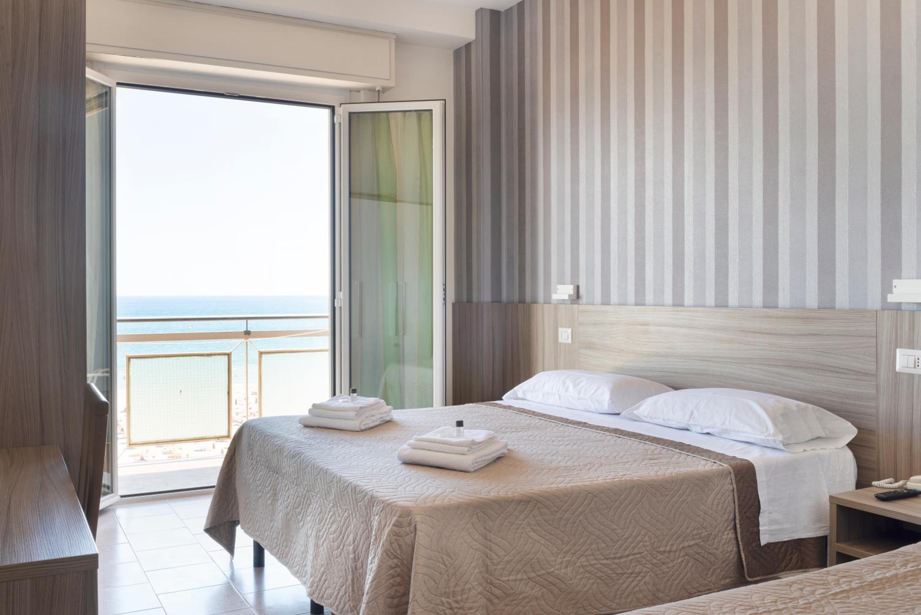 Triple Room with Sea View - Photo 1