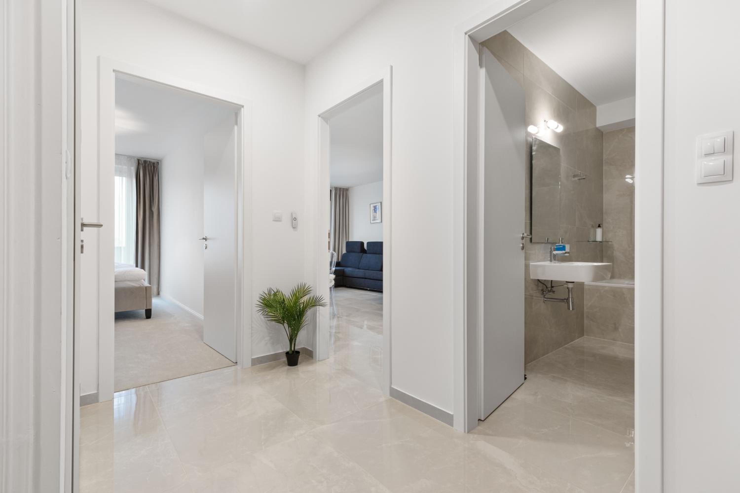 One-Bedroom Apartment