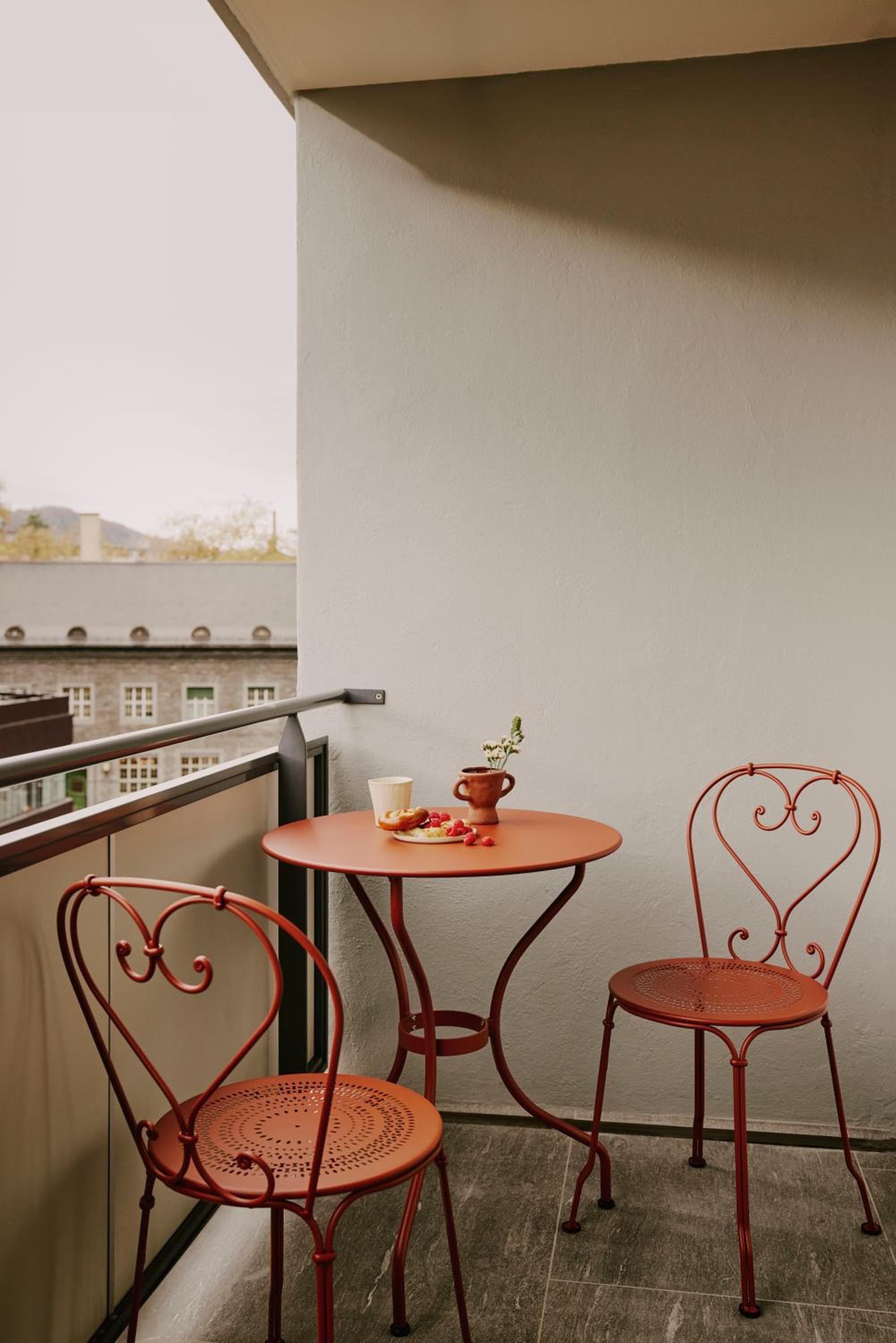 Locke Room with Balcony