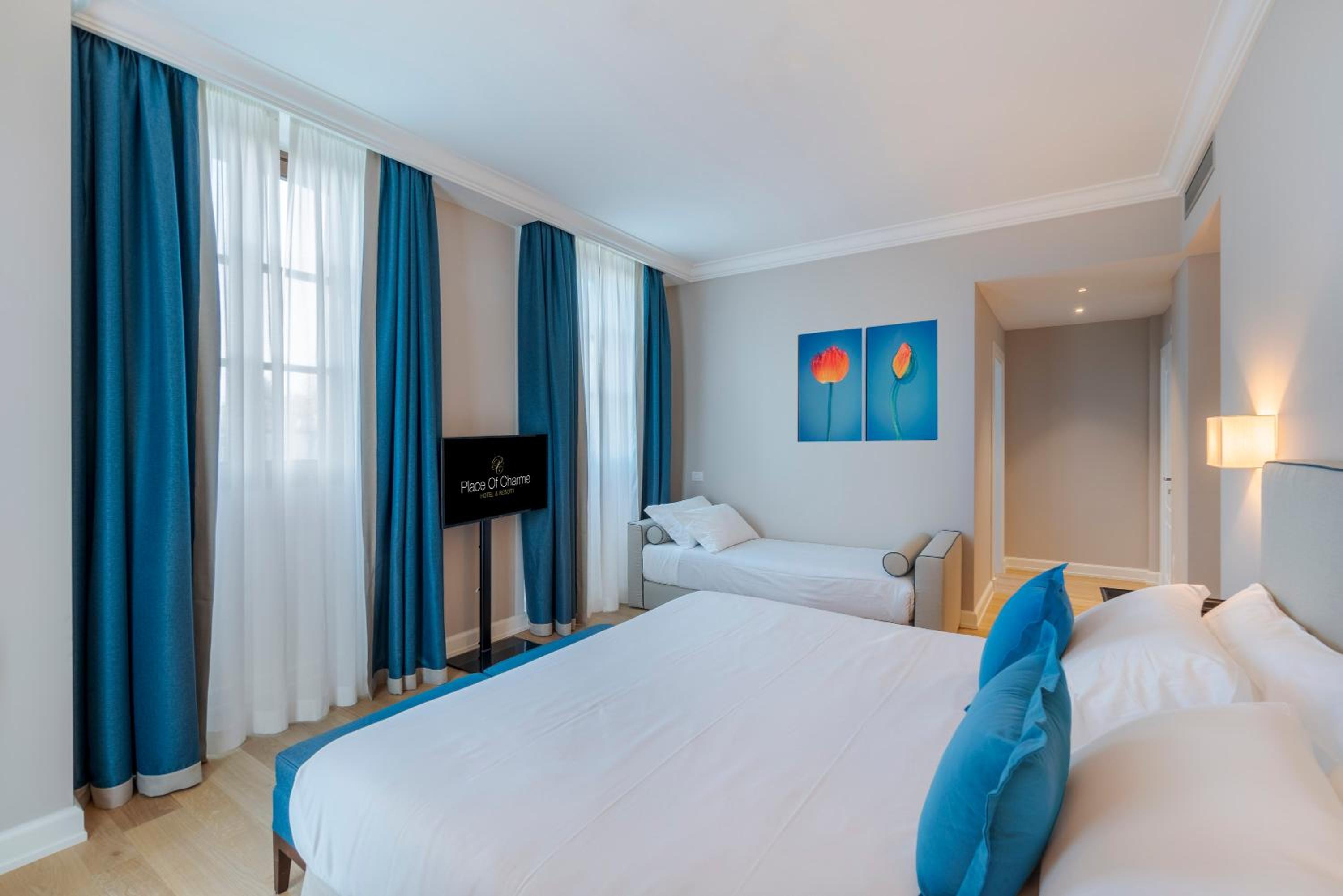 Deluxe Family Room
