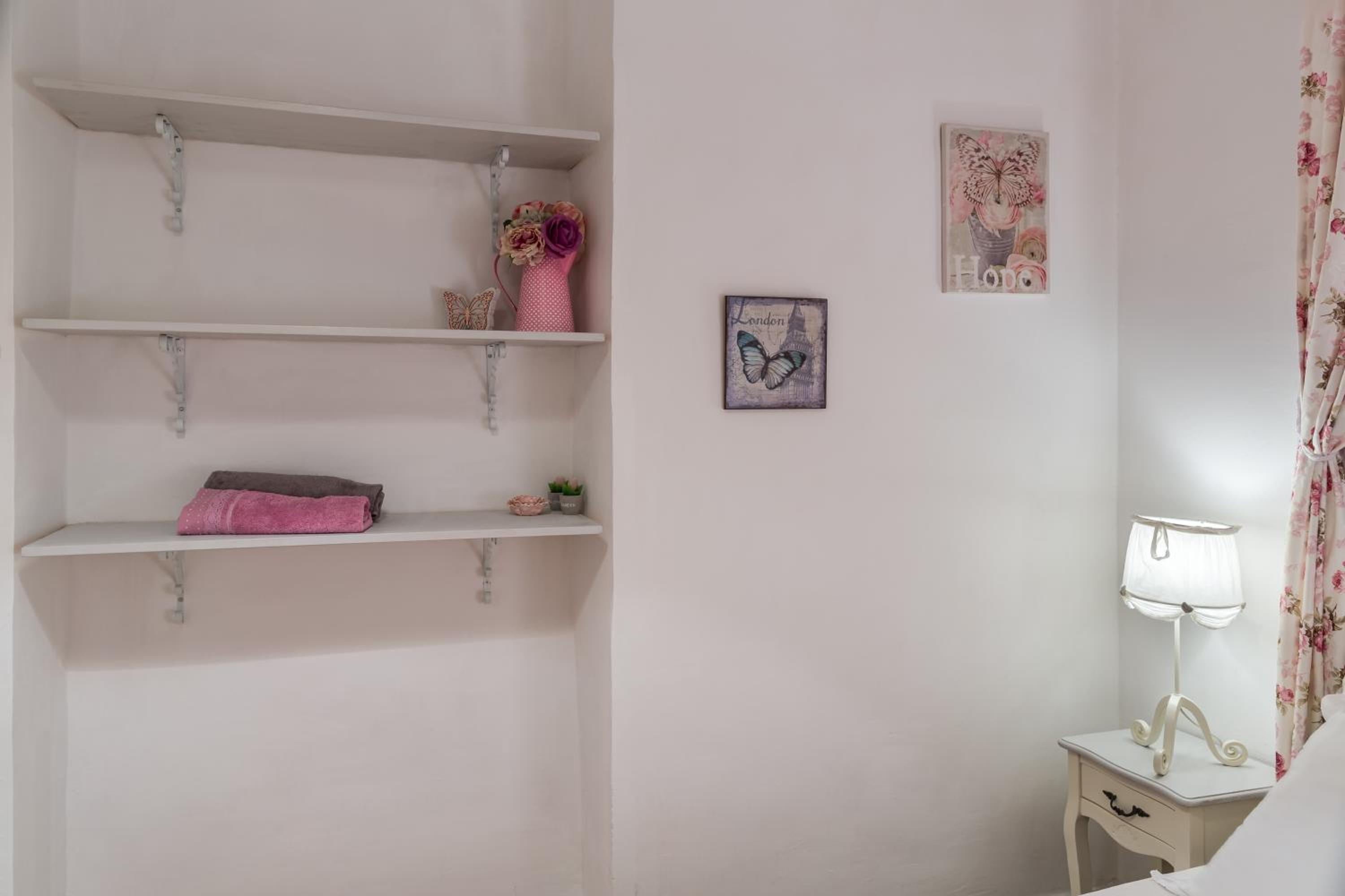 Two-Bedroom House - Photo 55