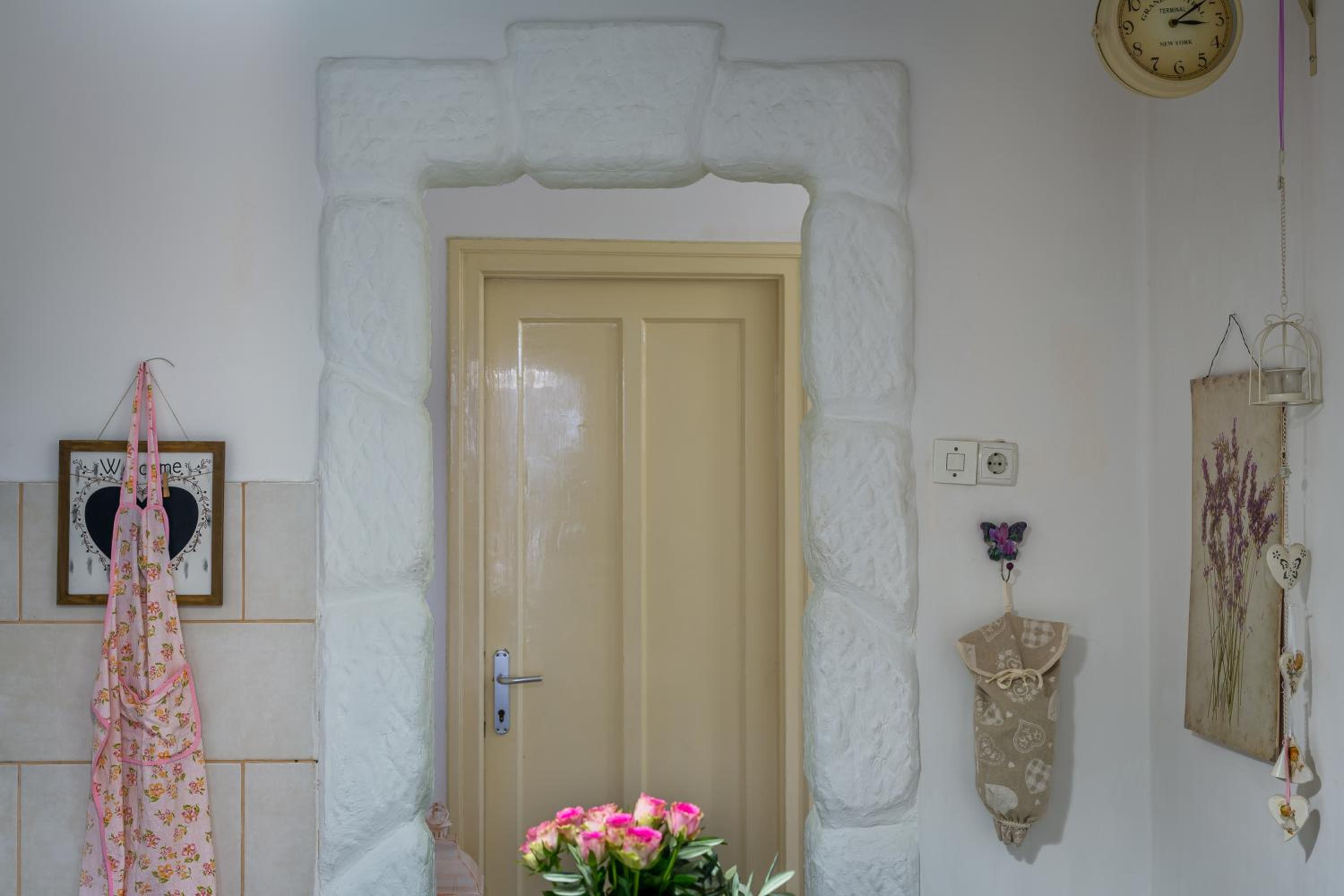 Two-Bedroom House - Photo 8