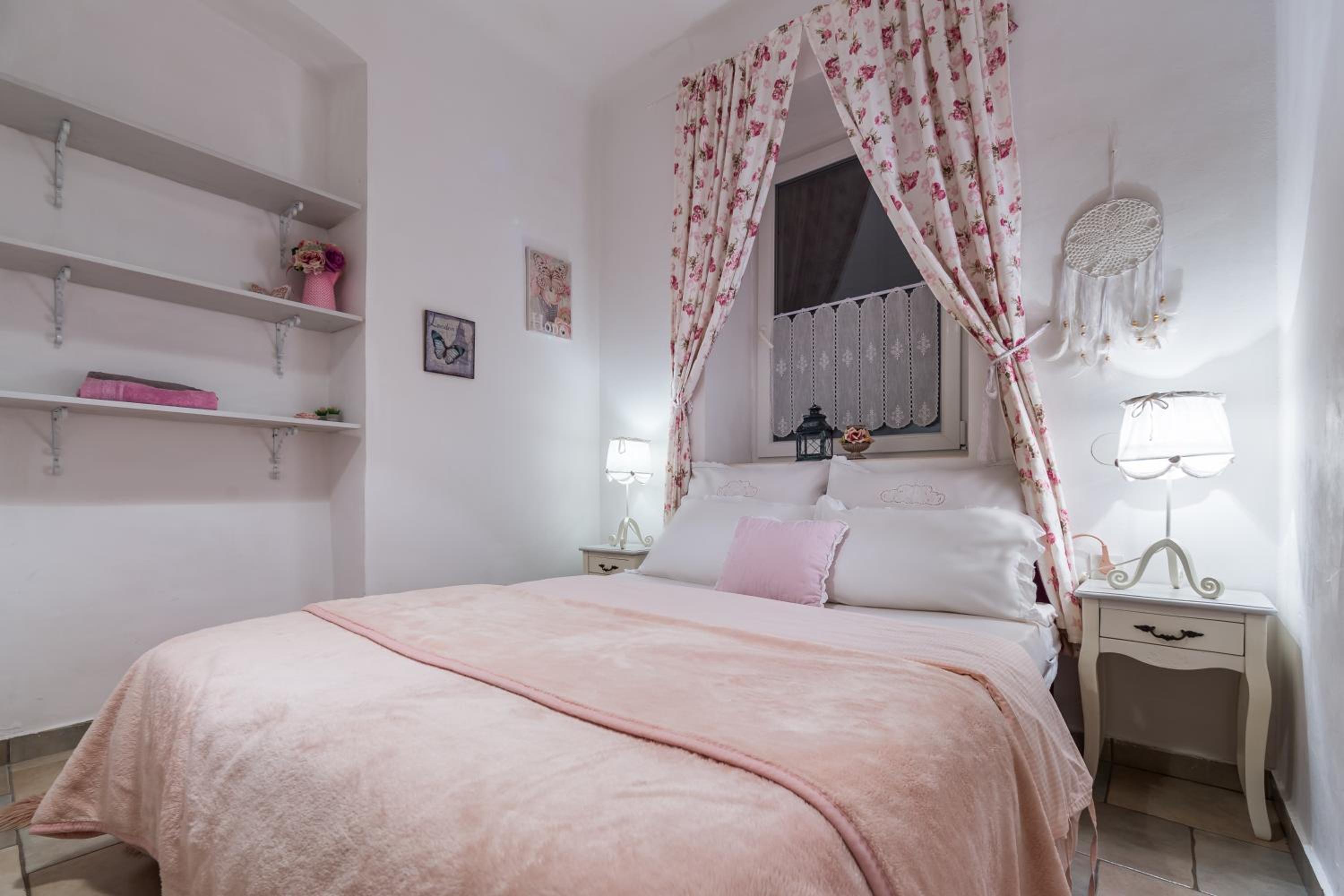 Two-Bedroom House - Photo 7